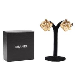 CHANEL Vintage QUILTED Gold Metal CLIP ON EARRINGS Bow Detailing w/ BOX 12