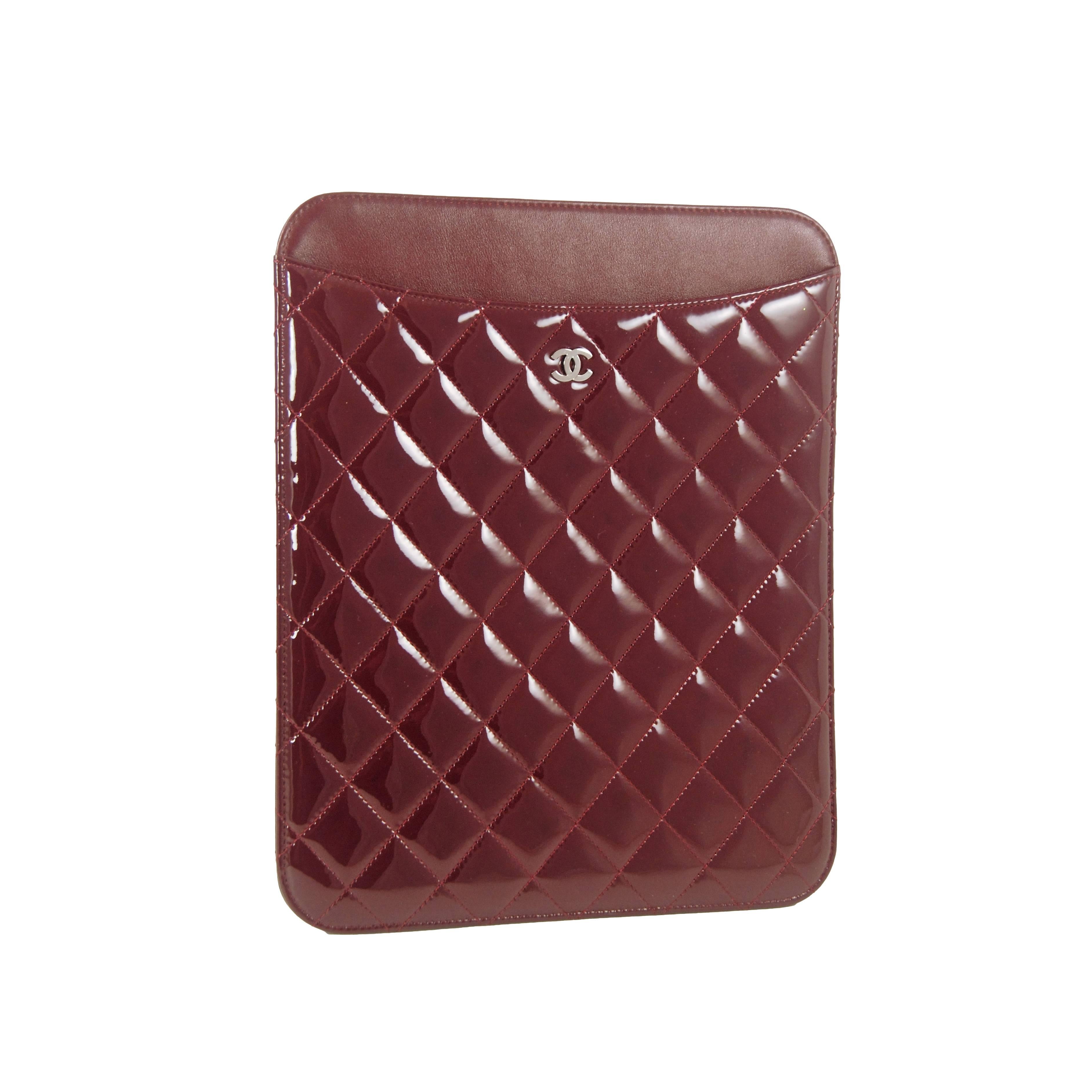 2011 Chanel Burgundy Patent Leather iPad Case For Sale