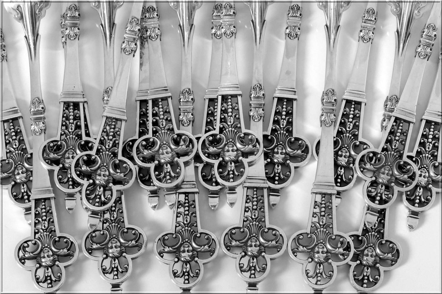 Cardeilhac masterpiece French sterling silver dinner 18 pc Renaissance Trilobe

Extremely rare "Louis XIII trilobe" pattern. The flatware is pierced and engraved with stylized foliate decoration on the both sides, a Renaissance mask adorns