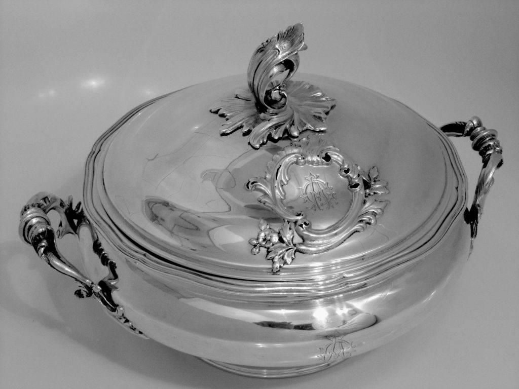 Soufflot Rare French Sterling Silver Covered Serving Dish/Tureen Pair, Rococo In Good Condition In TRIAIZE, PAYS DE LOIRE