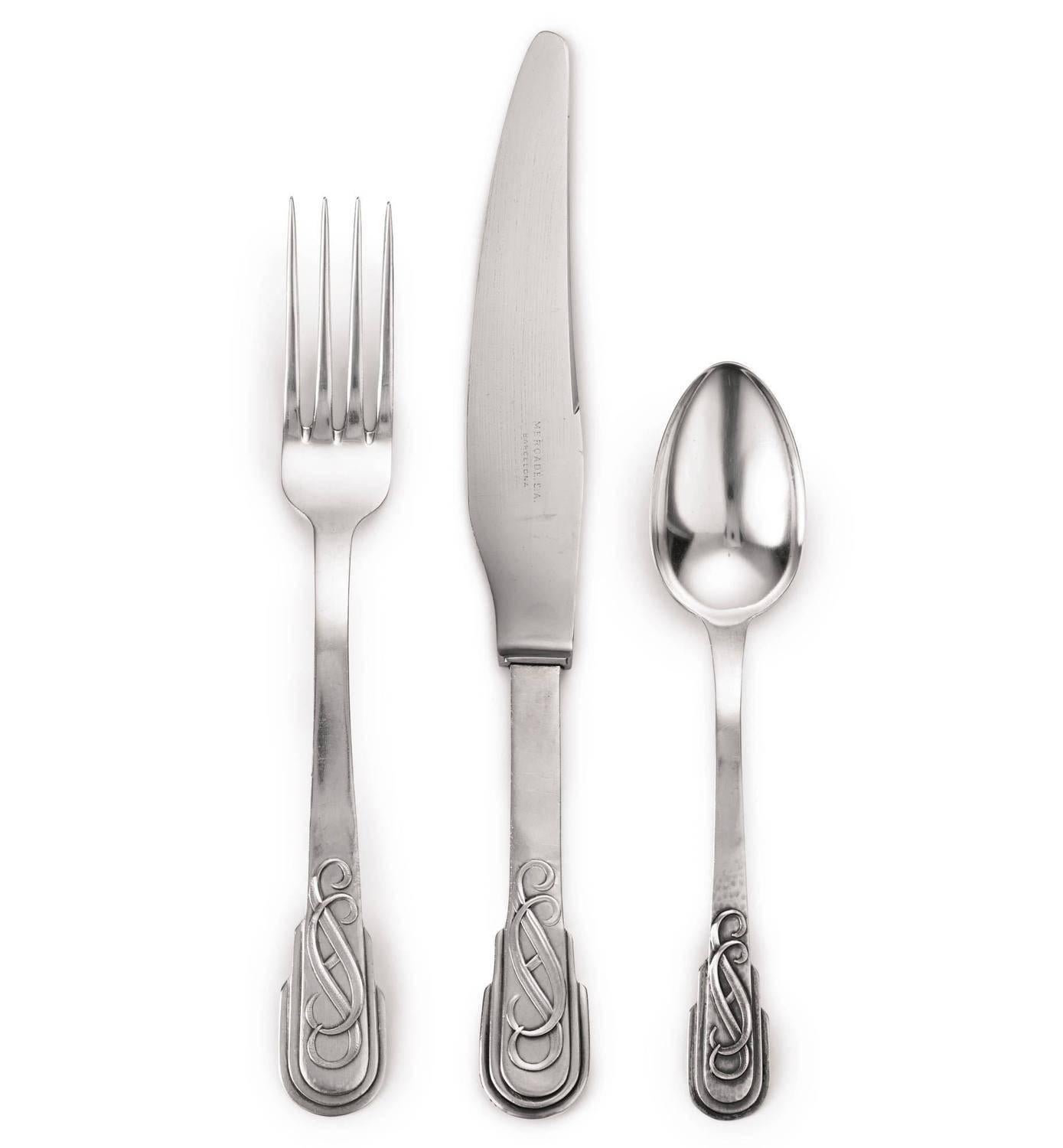 Antique Art Deco Jaume Mercade Queralt solid .916 silver handmade 196 piece flatware set that serves 12. The set is complete without a single missing piece. It is in excellent condition, just perfect with a lovely patina. The entire set is