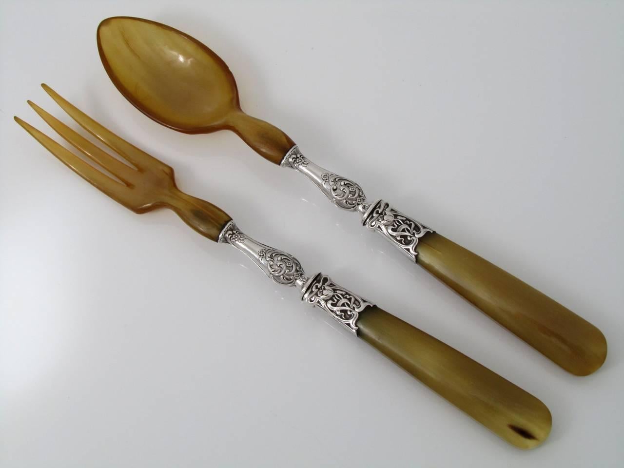 French Horn Sterling Silver Table Knife Set with Matching Serving Pieces Box In Good Condition In TRIAIZE, PAYS DE LOIRE