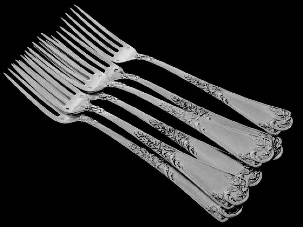 Puiforcat French Sterling Silver Dinner Flatware Set of 12 Pieces Rococo In Good Condition For Sale In TRIAIZE, PAYS DE LOIRE