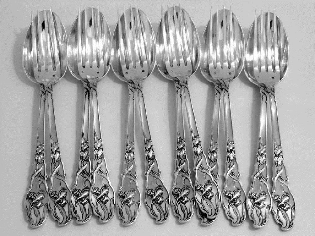 Ravinet Rare French Sterling Silver Dinner Flatware Set 12 Pieces Iris Pattern In Excellent Condition In TRIAIZE, PAYS DE LOIRE
