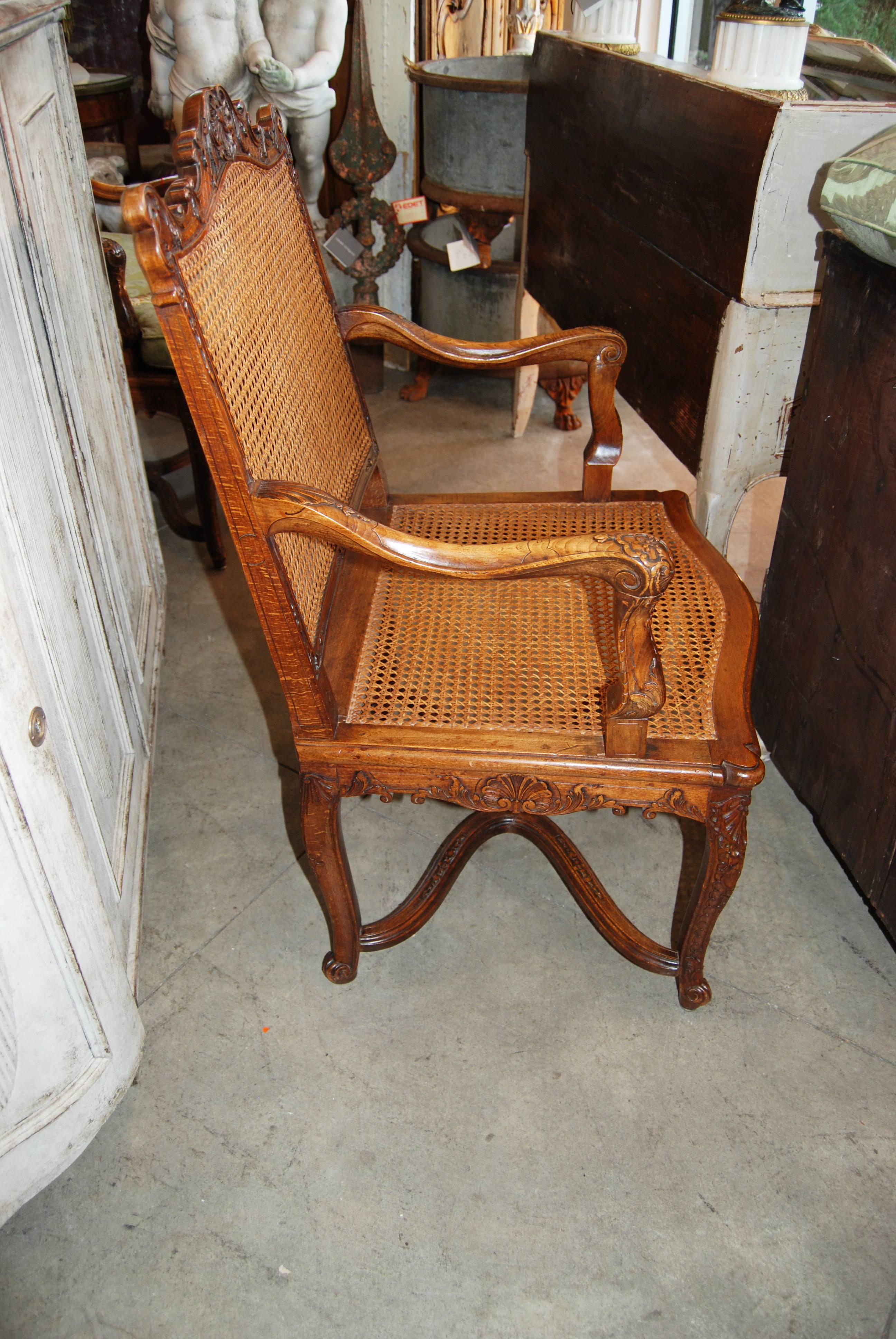 18th Century Pair of Regence' Armchairs In Good Condition In New Orleans, LA