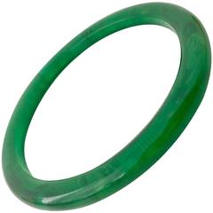 Vintage Bakelite Translucent Emerald Green Bangle Bracelet