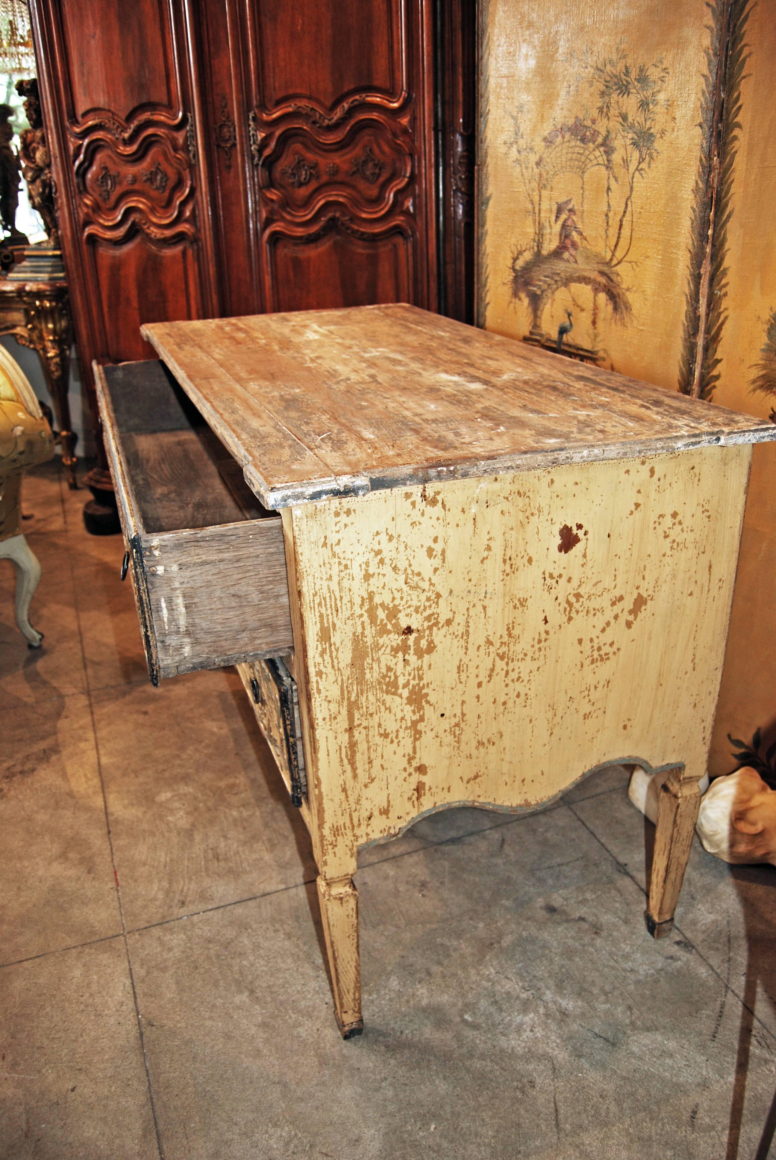18th Century Carved Wood Tuscan Commode For Sale 2