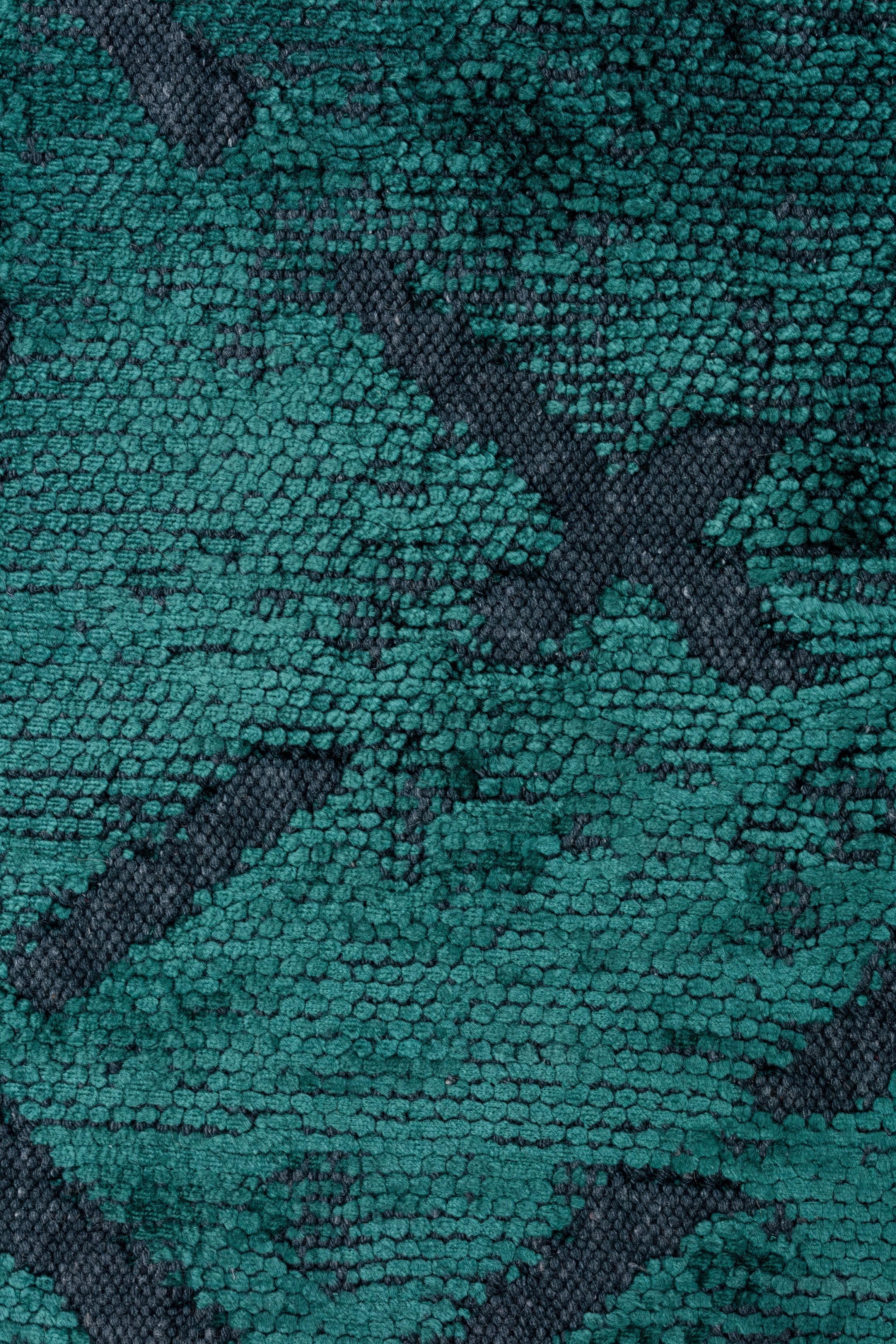 For Sale:  (Green) Modern  Abstract Luxury Hand-Finished Area Rug 5