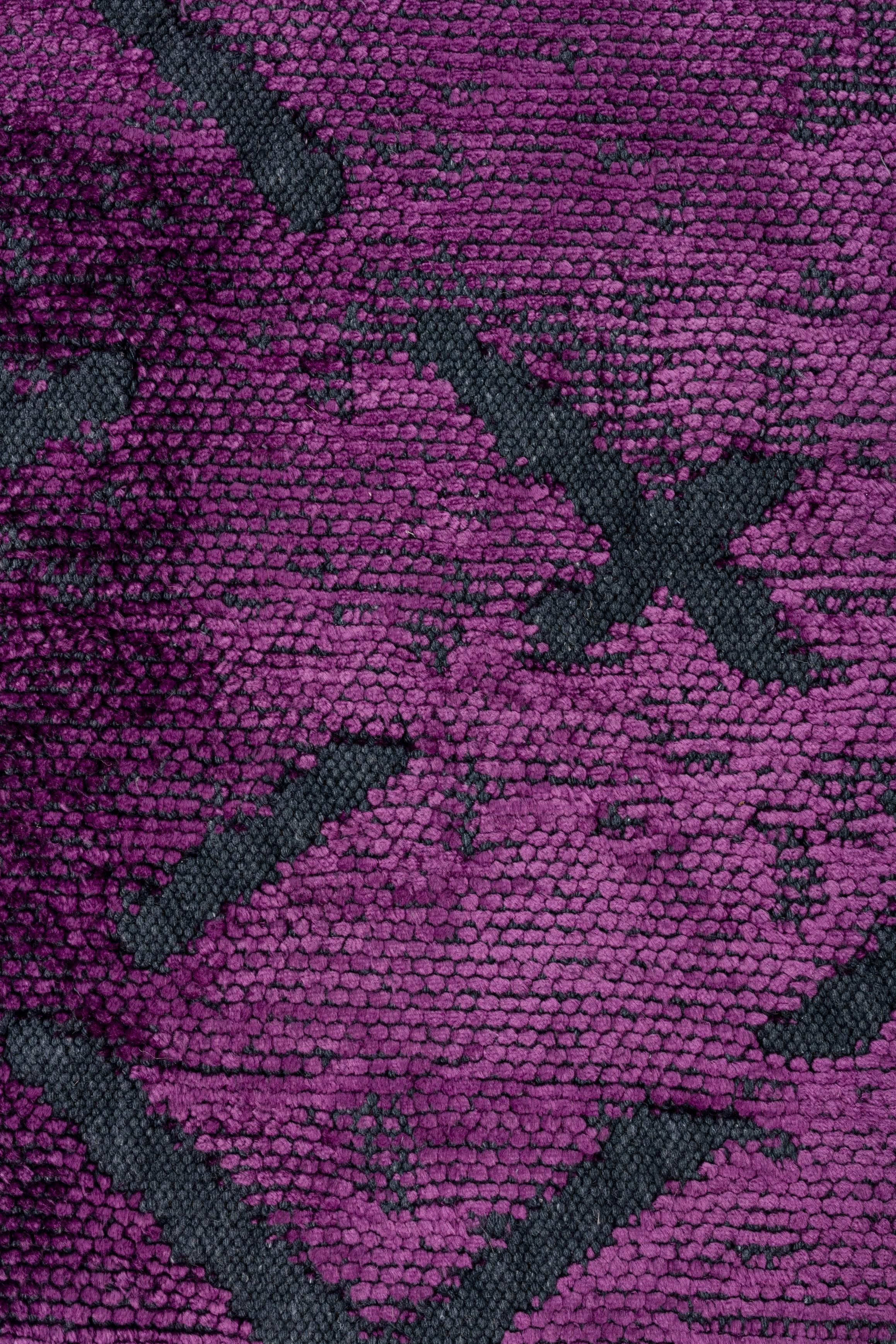 For Sale:  (Purple) Modern  Abstract Luxury Hand-Finished Area Rug 5