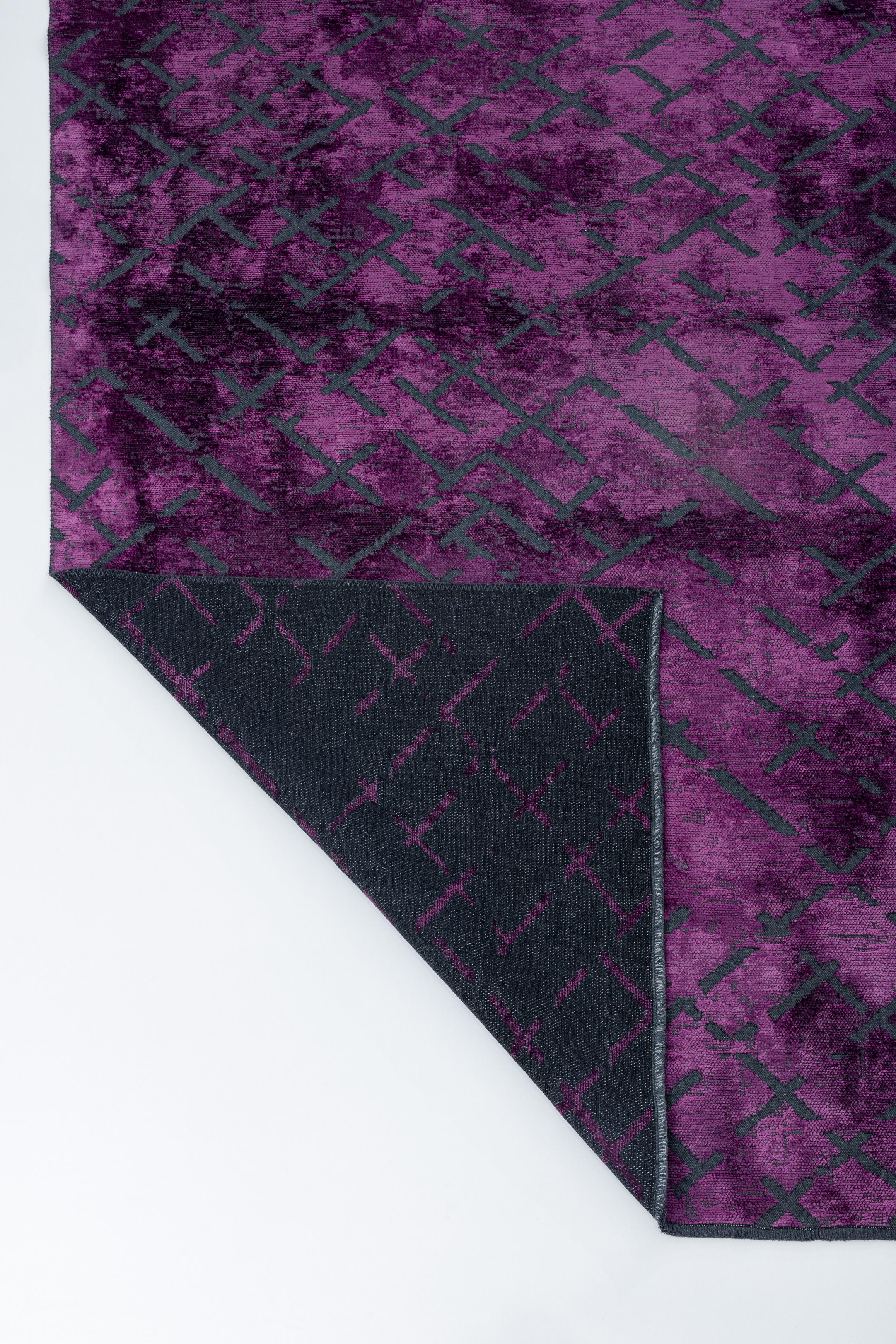 For Sale:  (Purple) Modern Abstract Luxury Hand-Finished Area Rug 3