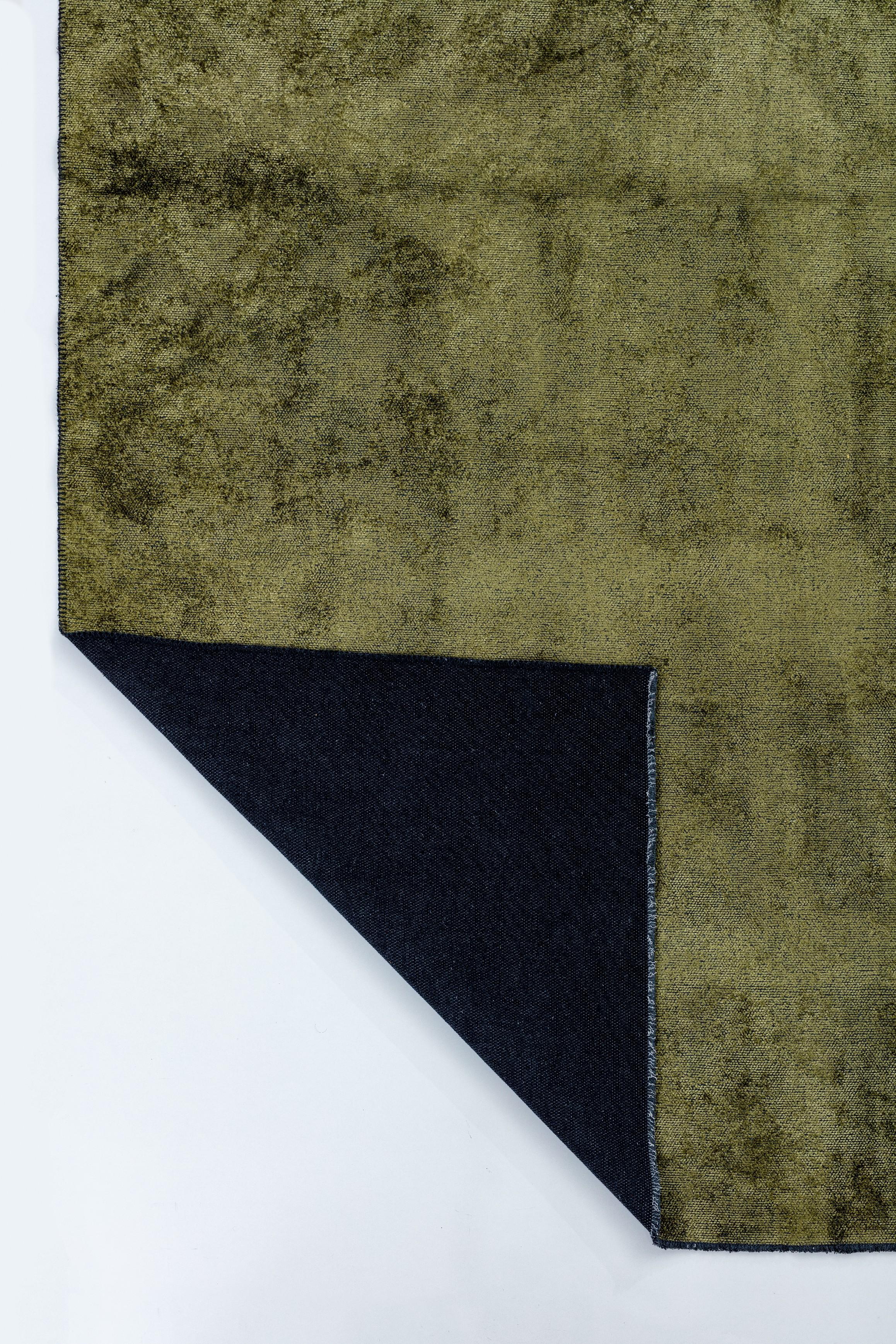 For Sale:  (Green) Modern Solid Color Luxury Area Rug 3