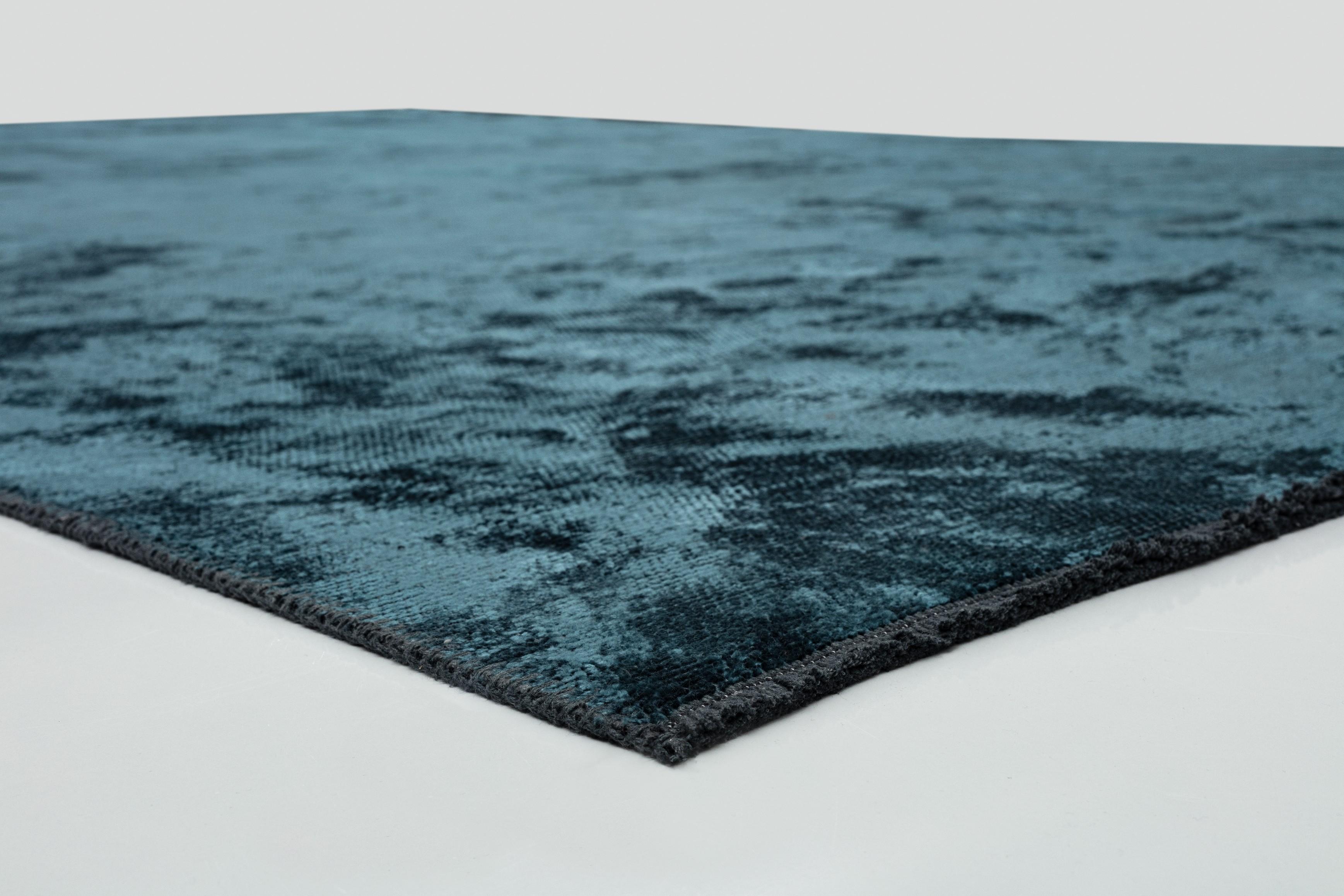 For Sale:  (Blue) Modern Solid Color Luxury Area Rug 4