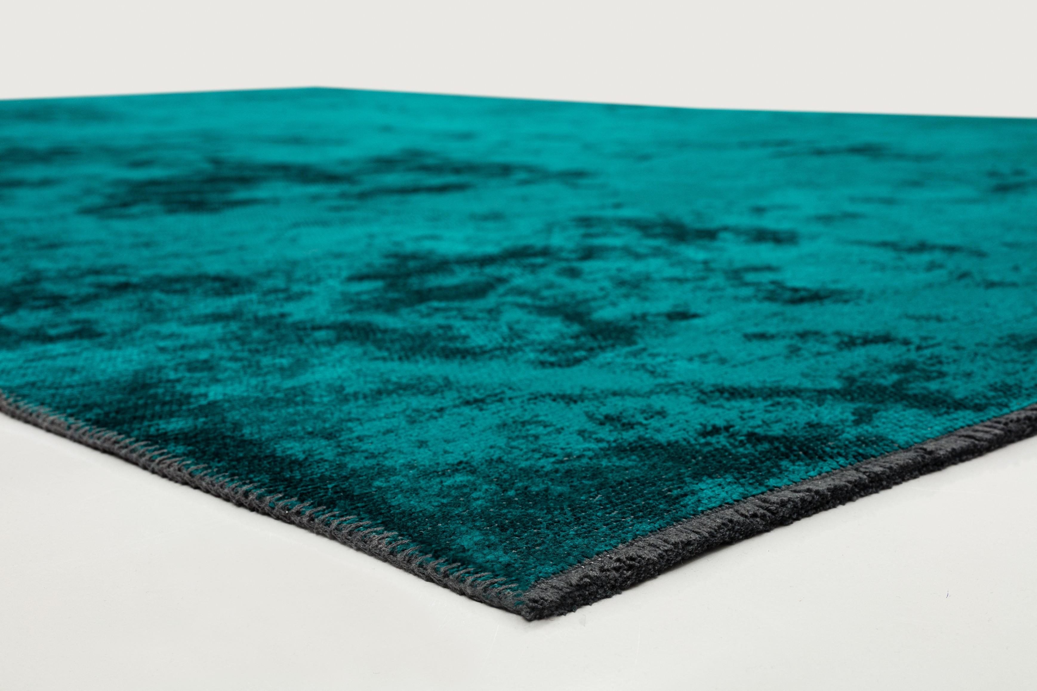 For Sale:  (Green) Modern Solid Color Luxury Area Rug 4