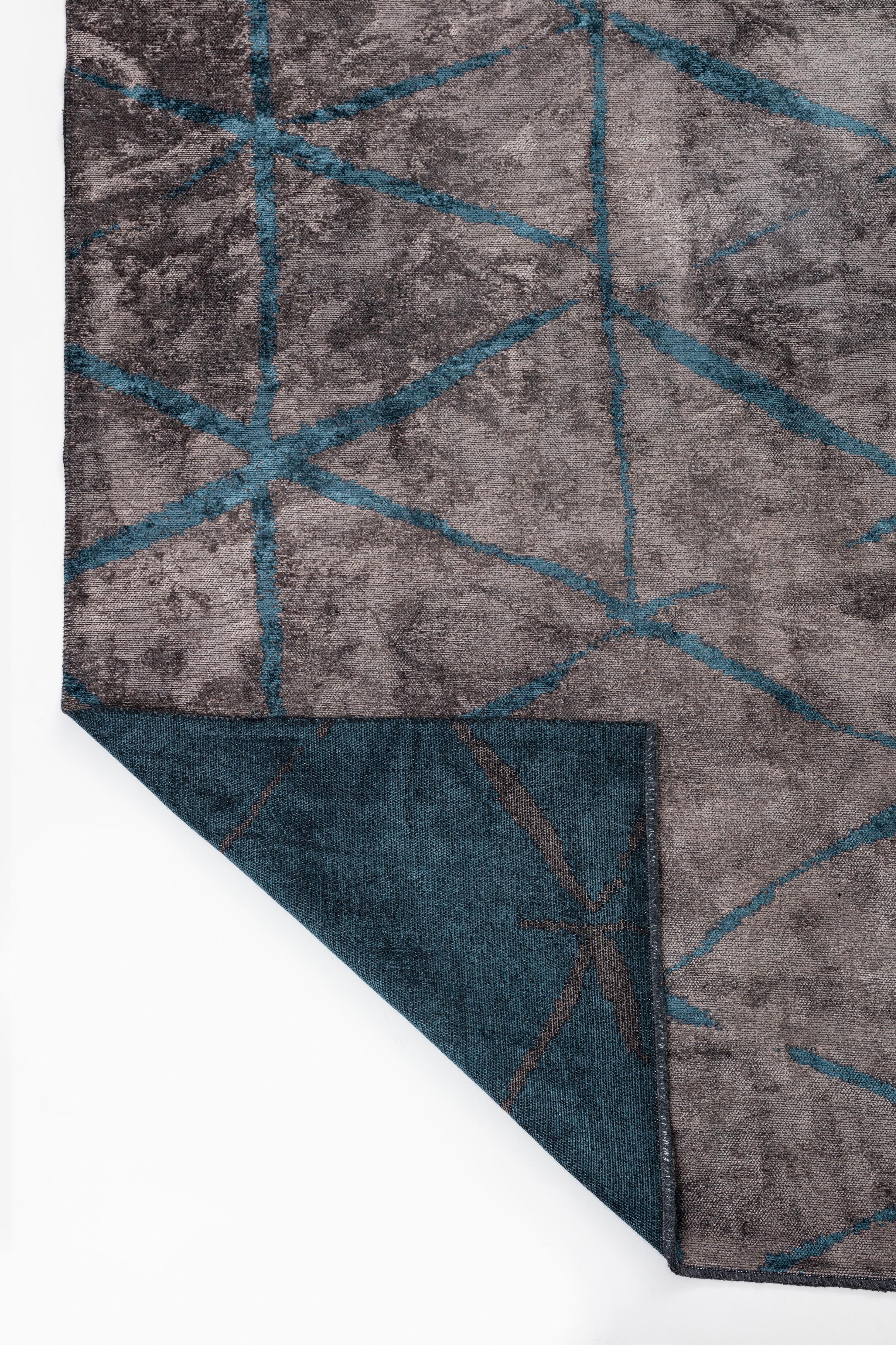 For Sale:  (Gray) Modern Abstract Luxury Hand-Finished Area Rug 3