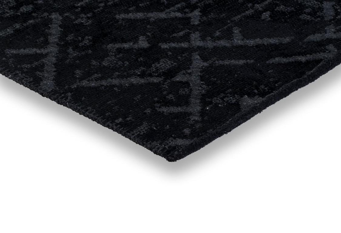 For Sale:  (Black) Modern  Abstract Luxury Hand-Finished Area Rug 5