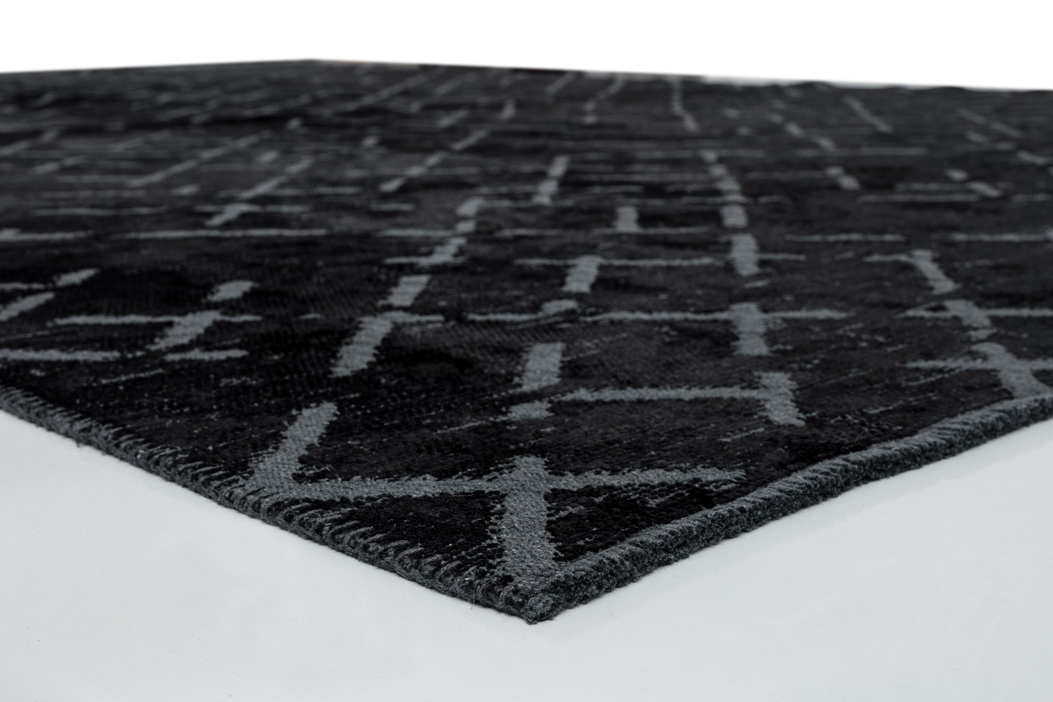 For Sale:  (Black) Modern  Abstract Luxury Hand-Finished Area Rug 6