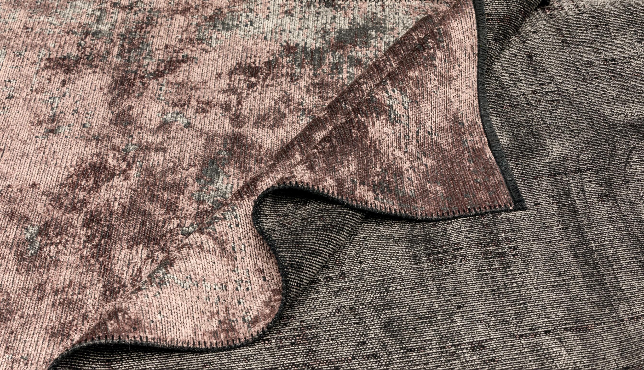 Im Angebot: Moderner luxuriöser Camouflage-Teppich,  (Pink) 2