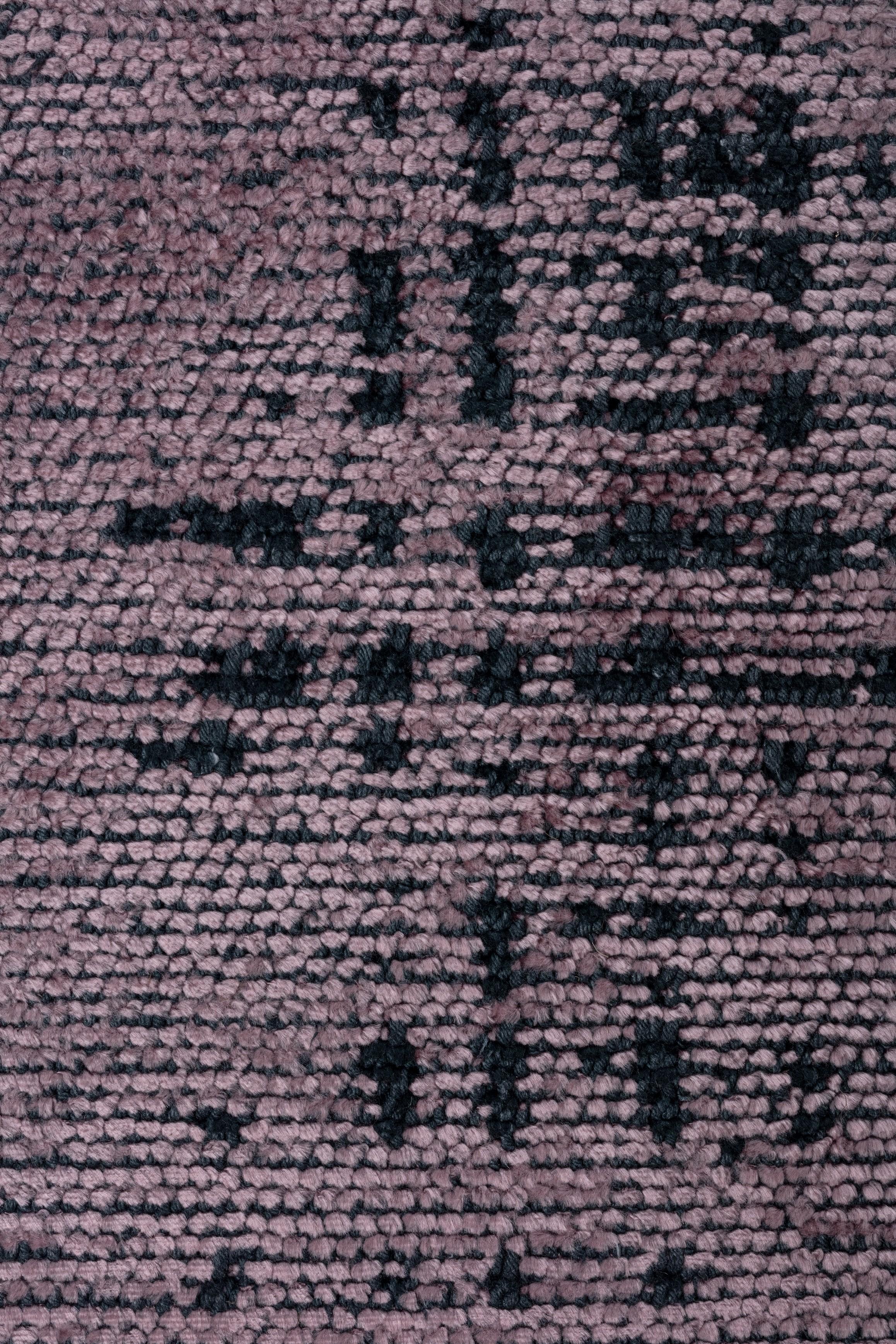 Im Angebot: Moderner luxuriöser Camouflage-Teppich,  (Pink) 5