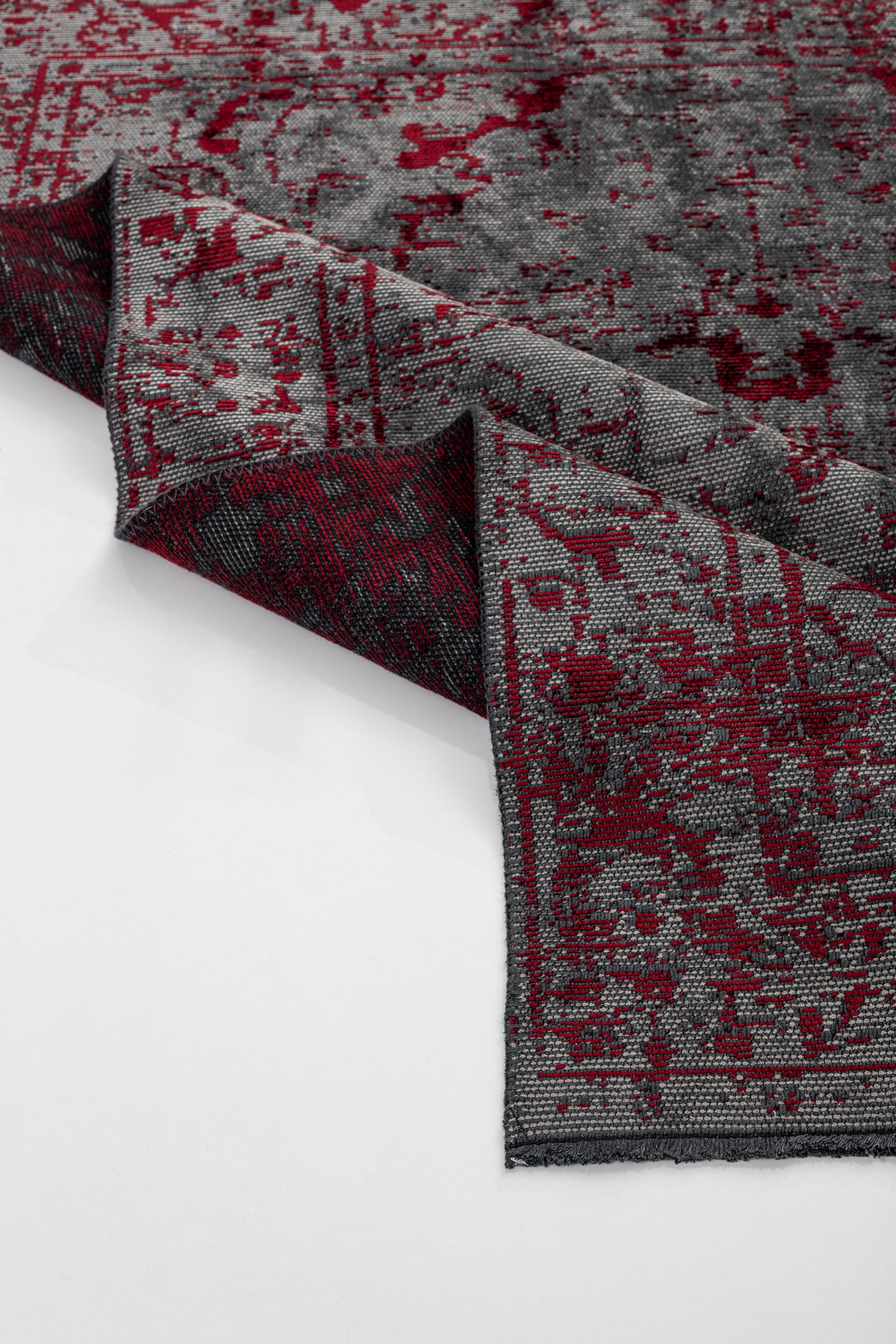Im Angebot: Traditioneller orientalischer Luxus-Teppich,  (Rot) 4