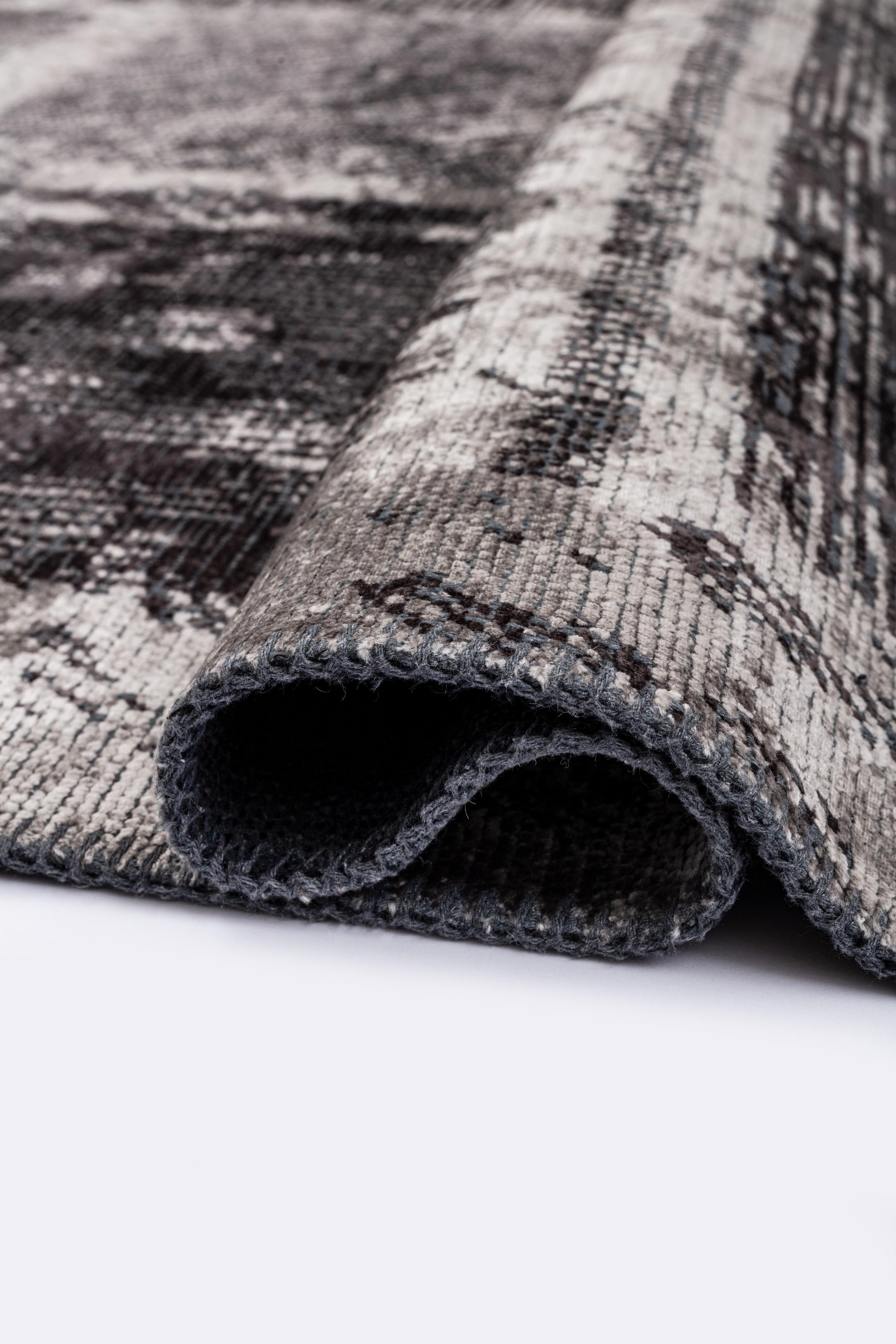 For Sale:  (Gray) Modern Abstract Luxury Area Rug 2