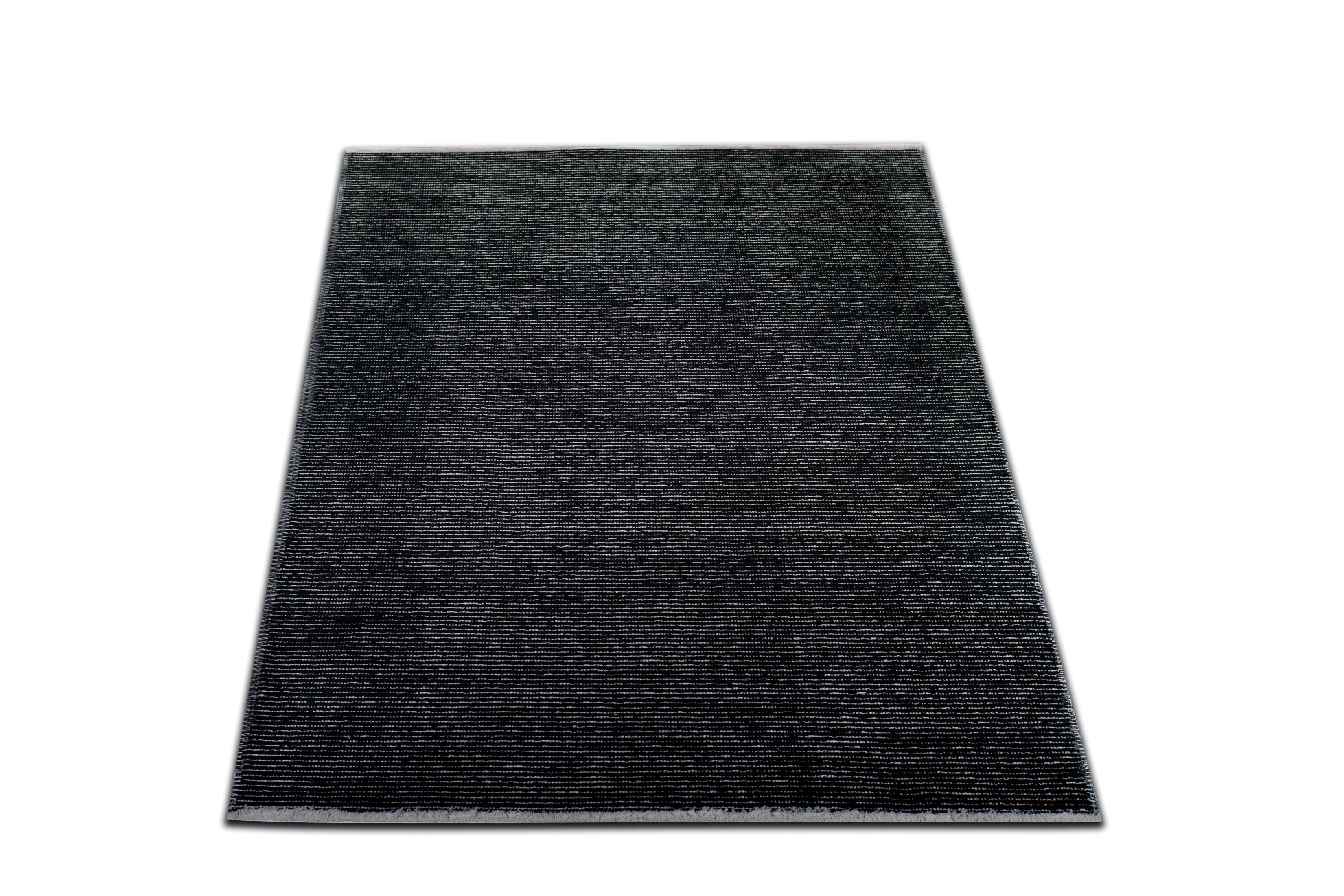 Im Angebot: Moderner gestreifter Luxus-Teppich, handgefertigt,  (Schwarz)