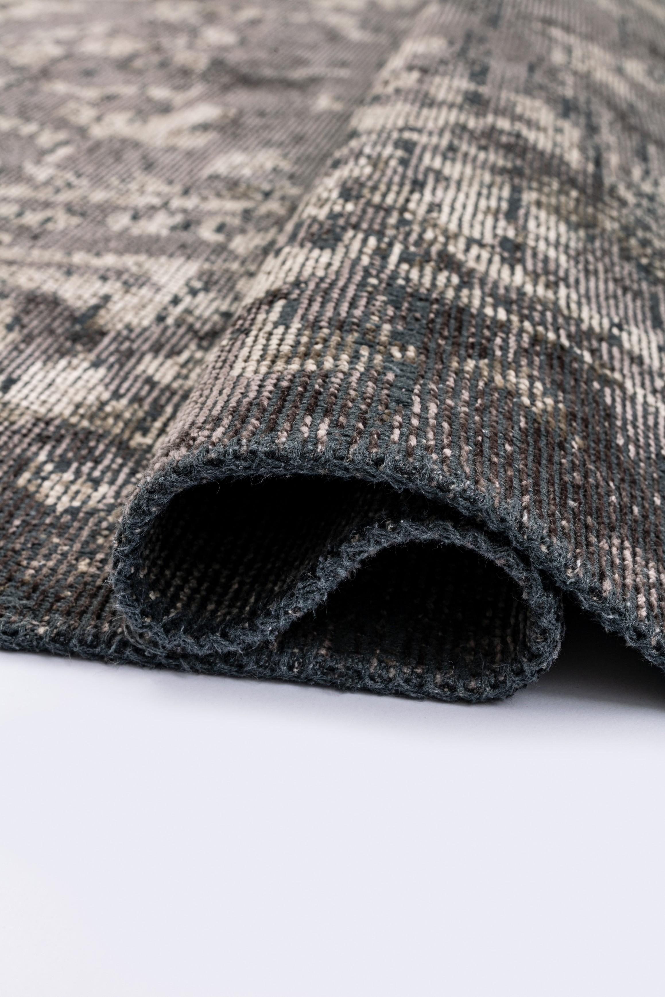 Im Angebot: Traditioneller Orientalischer Luxus-Teppich, handgefertigt,  (Grau) 2