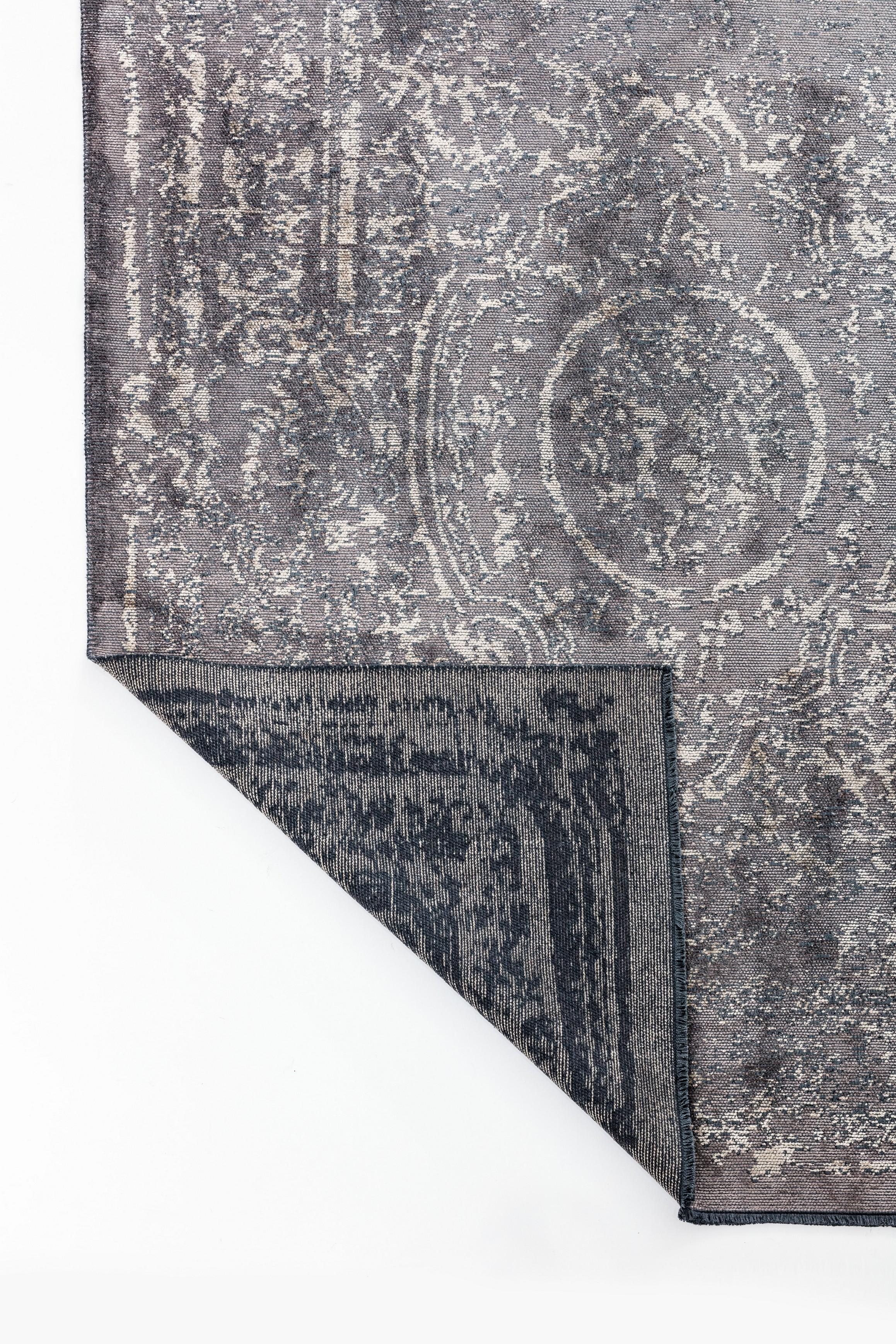 For Sale:  (Gray) Traditional Oriental Luxury Hand-Finished Area Rug 3