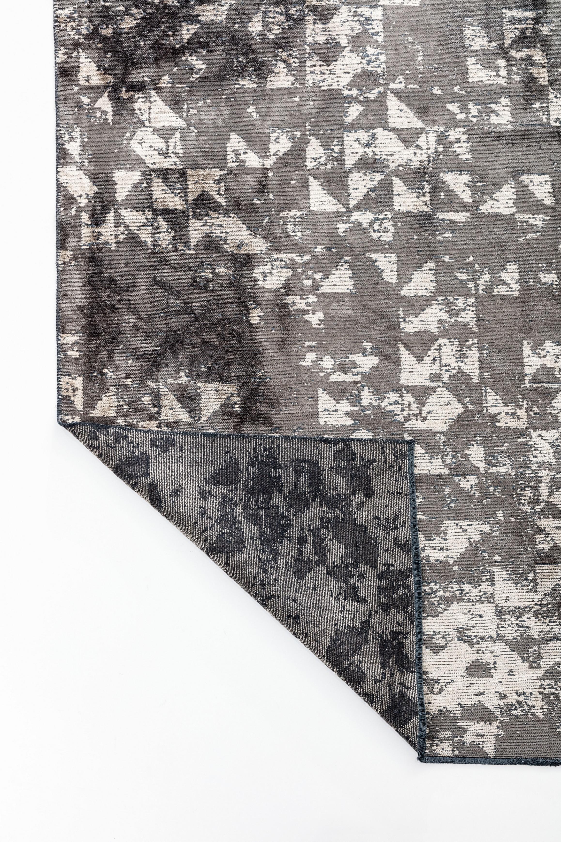 Im Angebot: Modern Camouflage Luxury Hand-Finished Area Rug,  (Grau) 3
