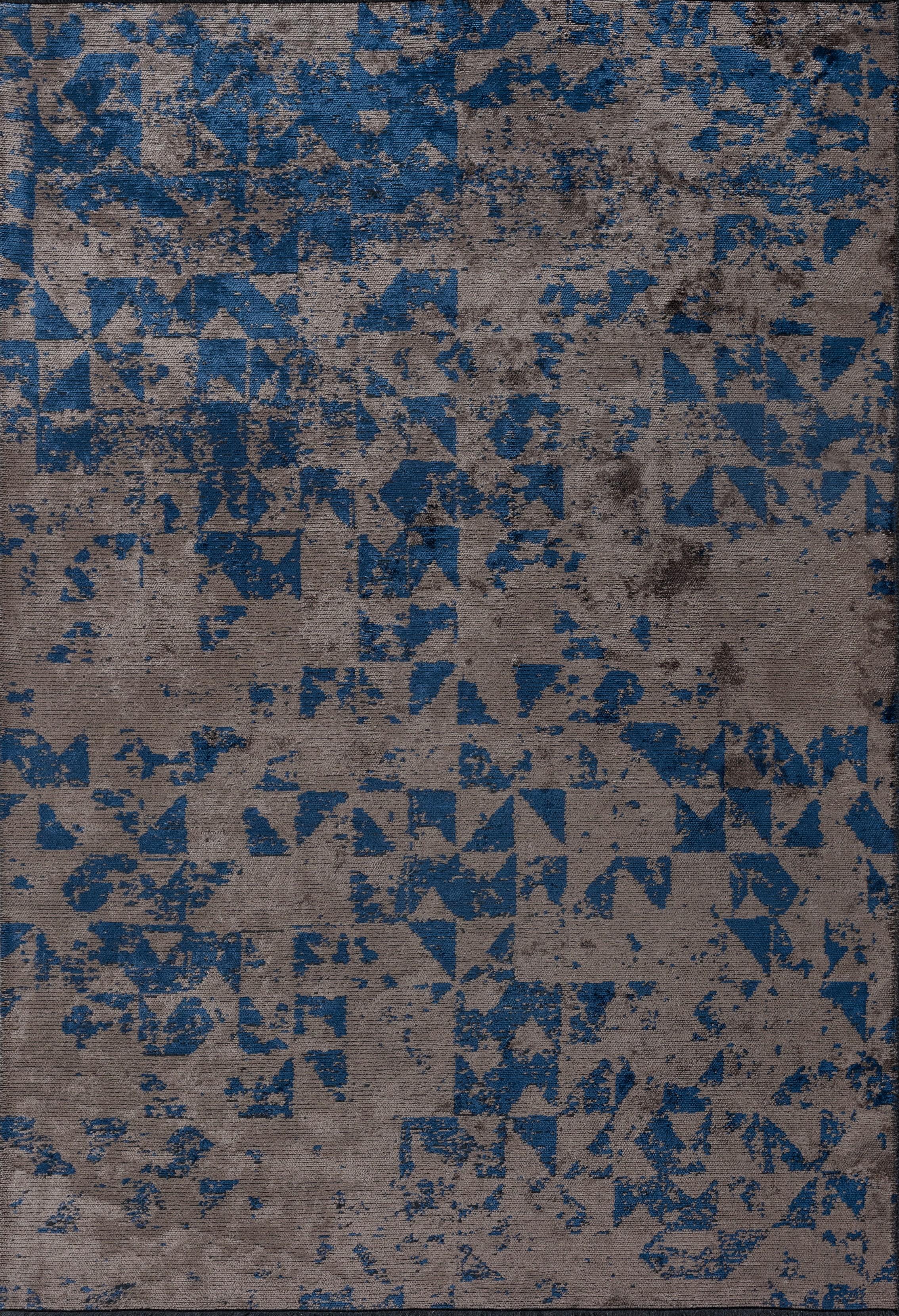 Im Angebot: Modern Camouflage Luxury Hand-Finished Area Rug,  (Grau)