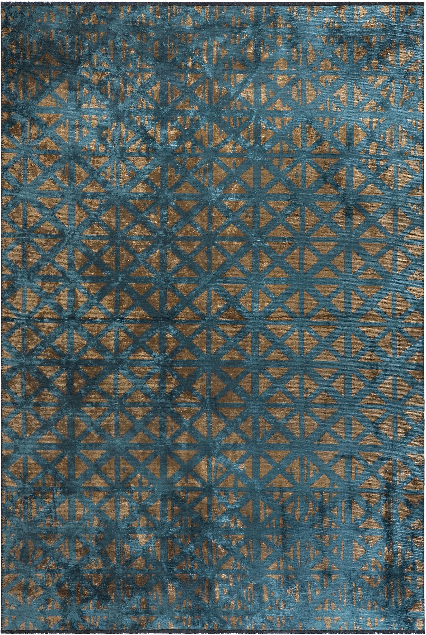 Im Angebot: Contemporary Geometric Luxury Hand-Finished Area Rug,  (Blau)