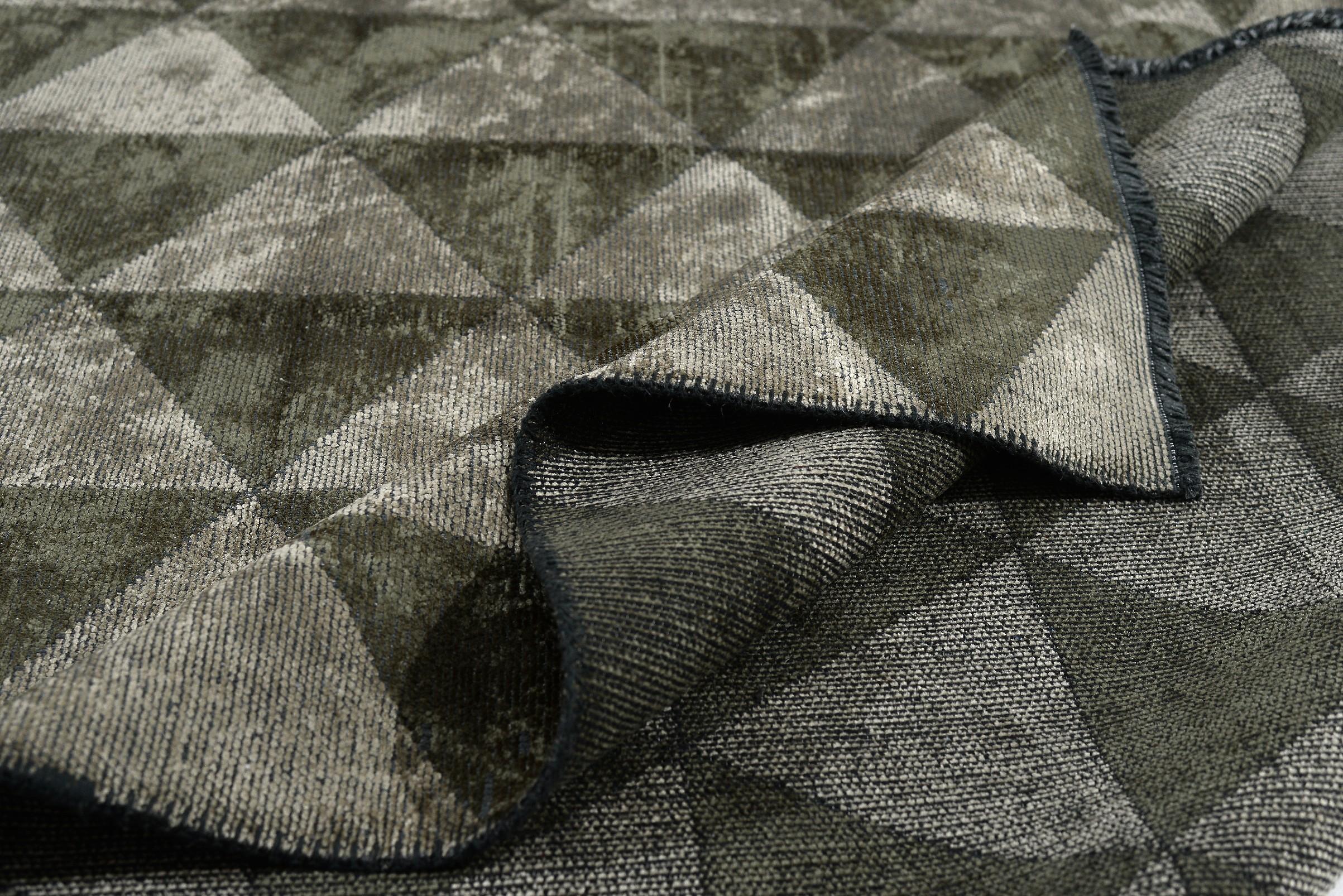 Im Angebot: Modern  Geometrischer Luxus-Teppichboden,  (Grau) 2