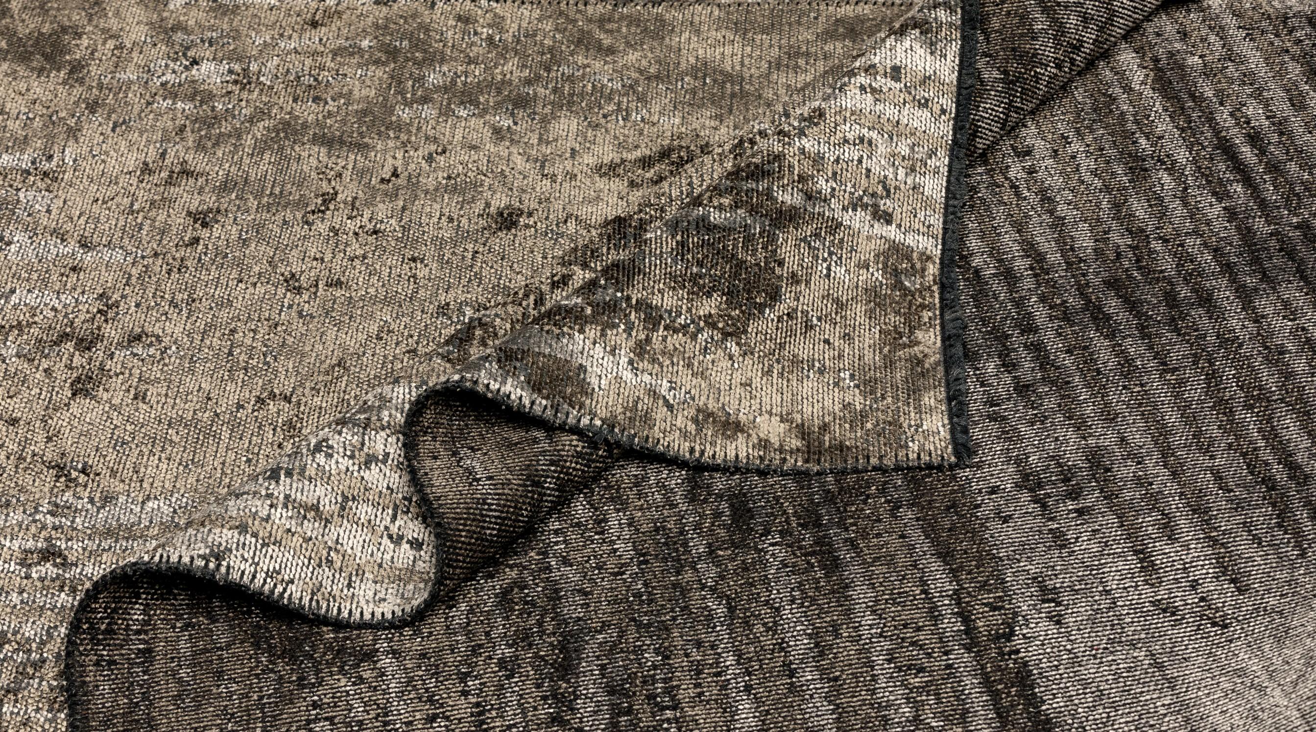 For Sale:  (Gray) Transitional Patchwork Luxury Area Rug 2