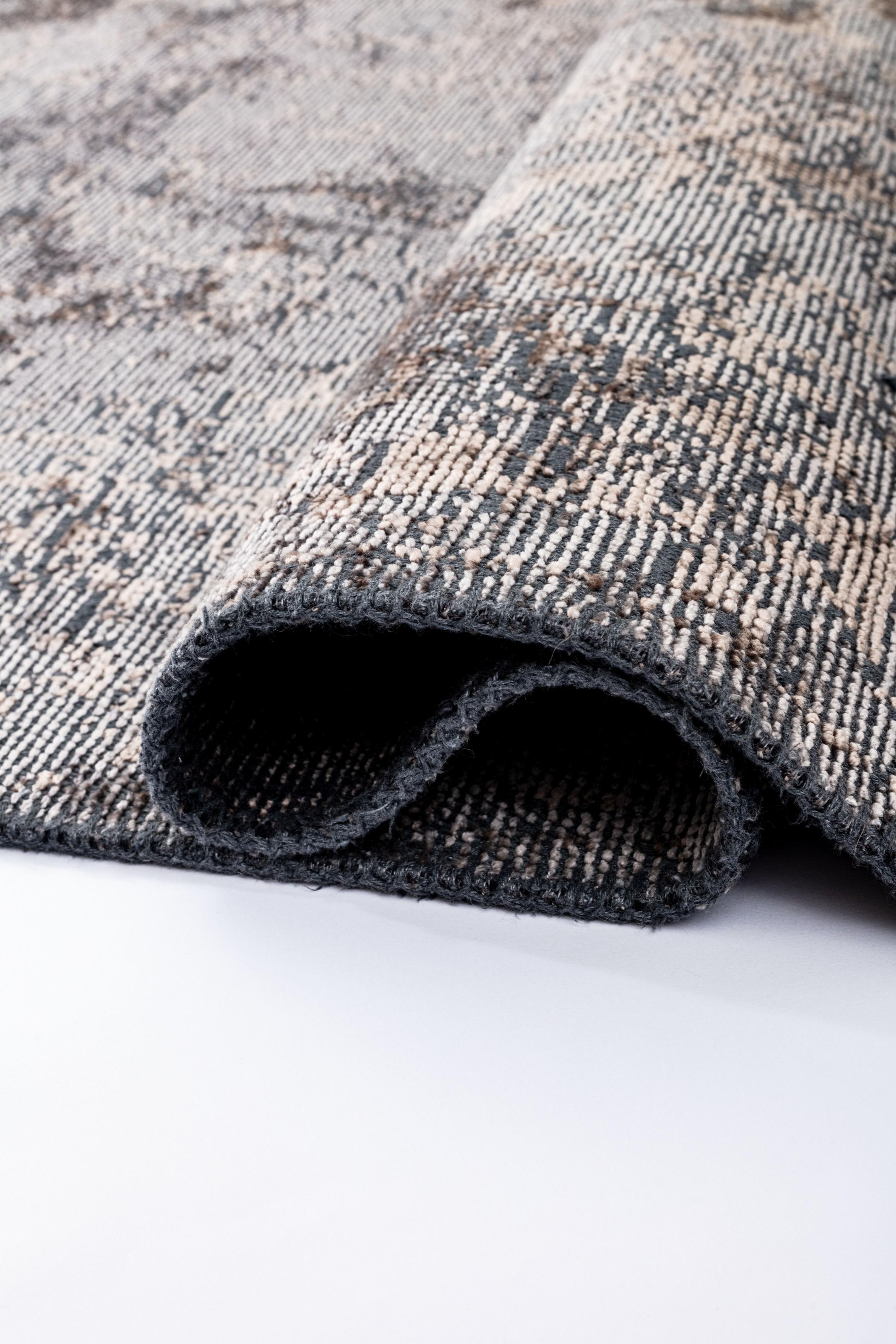Im Angebot: Traditioneller orientalischer Luxus-Teppich,  (Grau) 2