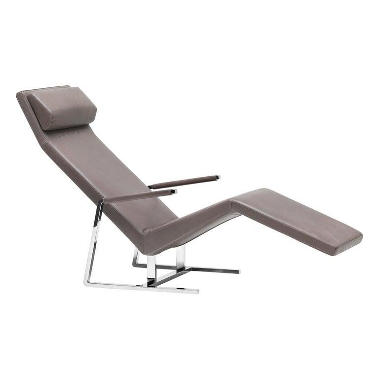 Im Angebot: De Sede Longue-Stuhl aus glänzendem Leder von Christophe Marchand,  (Braun)