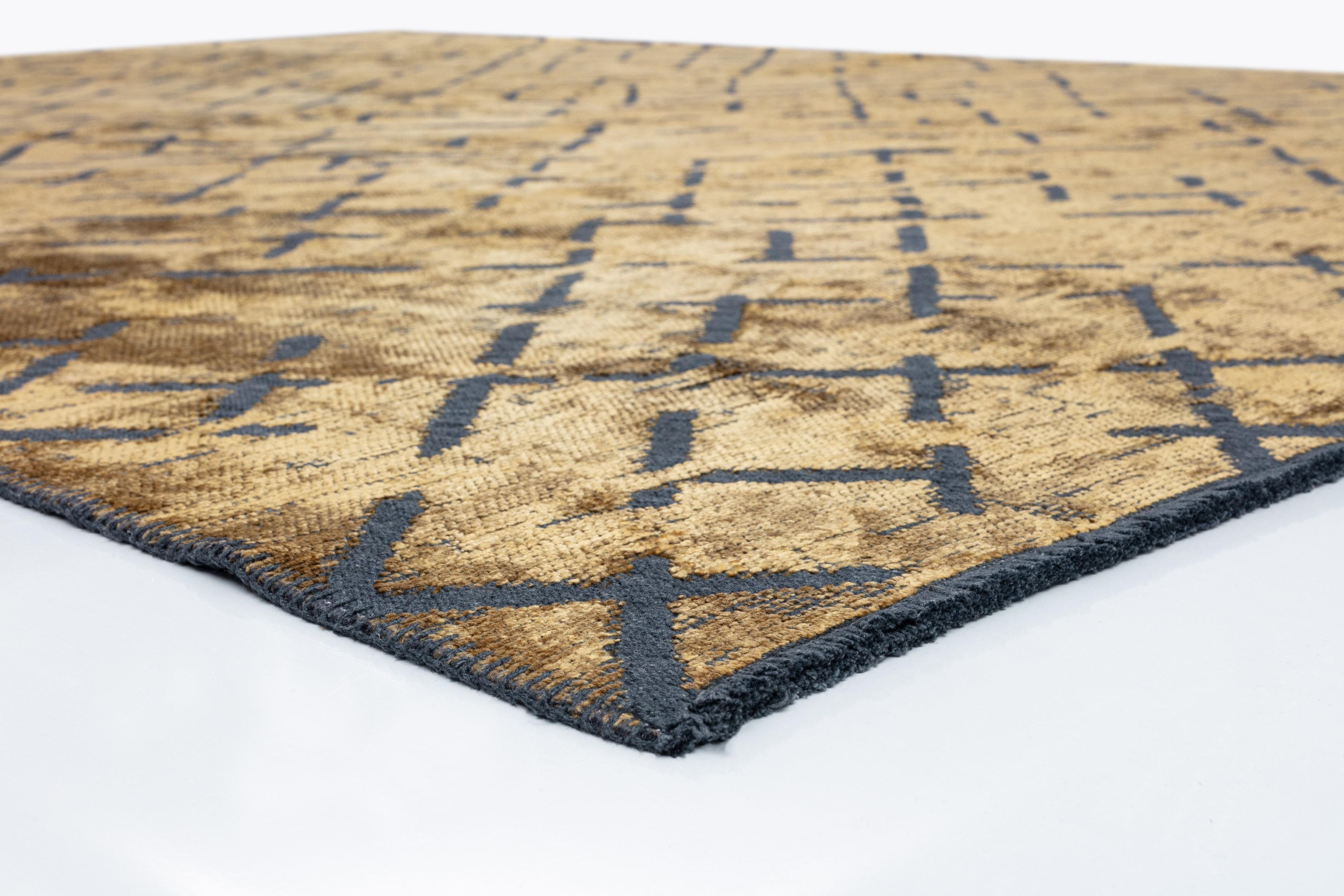 For Sale:  (Yellow) Modern Abstract Luxury Hand-Finished Area Rug 4