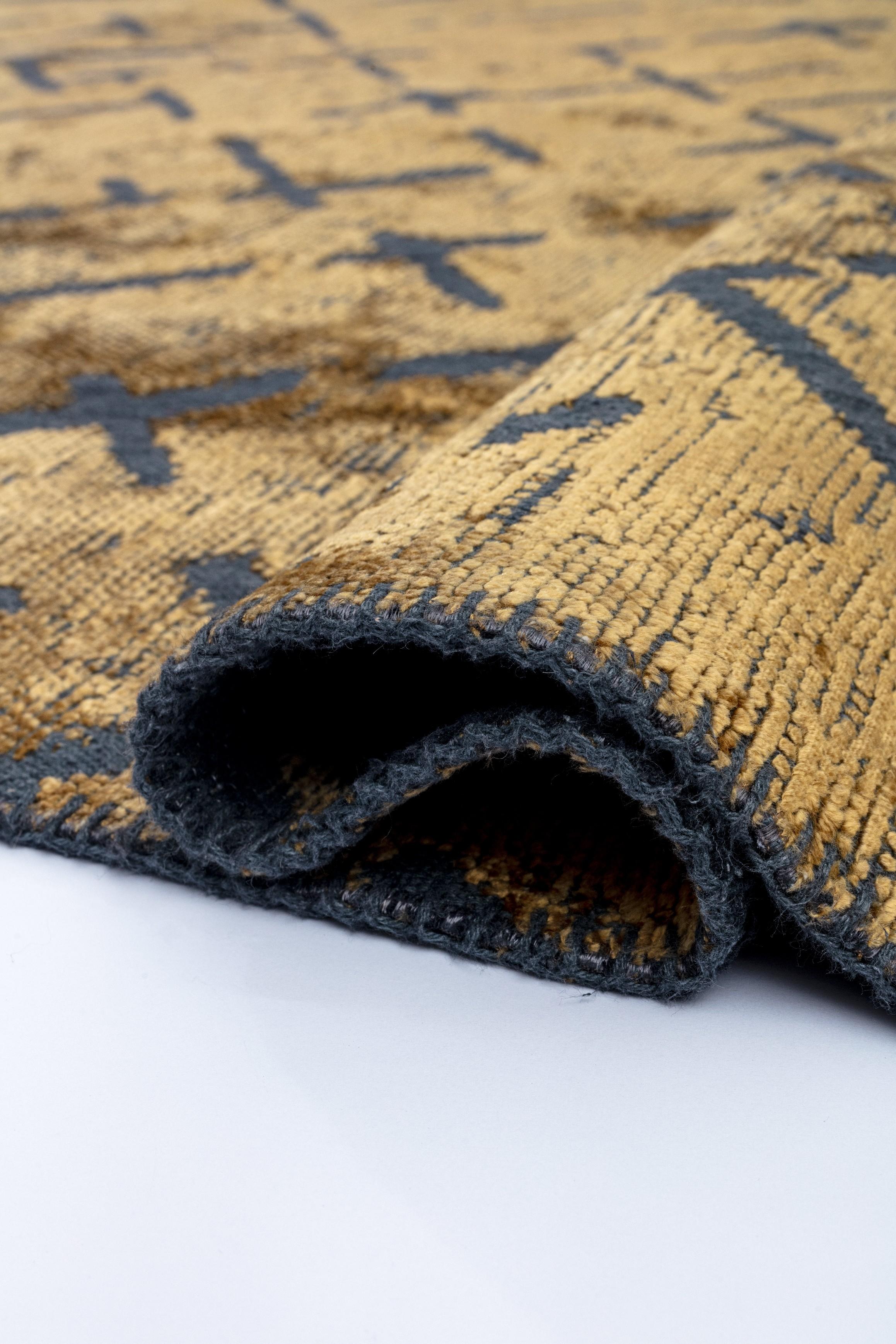 For Sale:  (Yellow) Modern Abstract Luxury Hand-Finished Area Rug 2