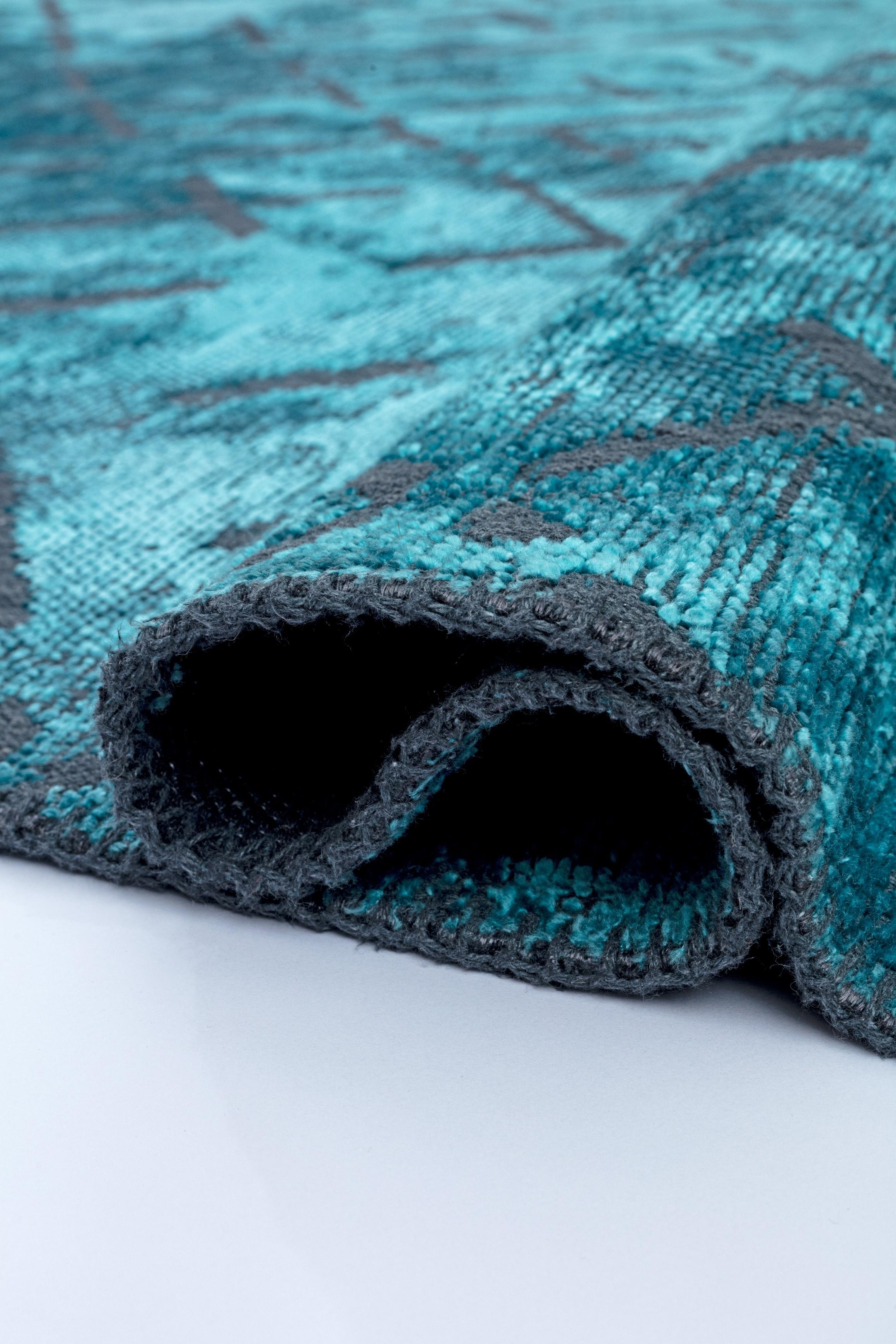 For Sale:  (Green) Modern Abstract Luxury Hand-Finished Area Rug 2