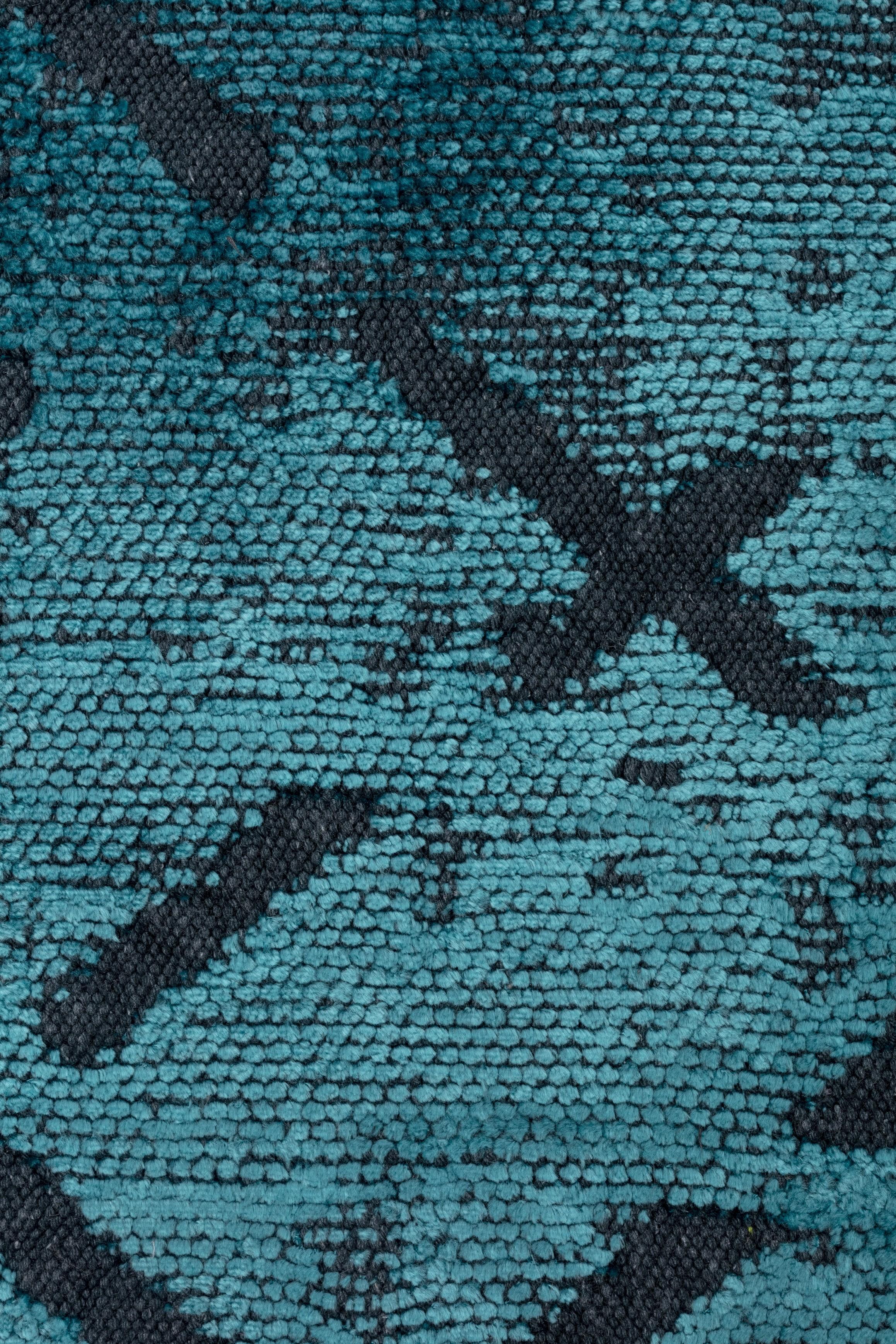 For Sale:  (Green) Modern Abstract Luxury Hand-Finished Area Rug 5