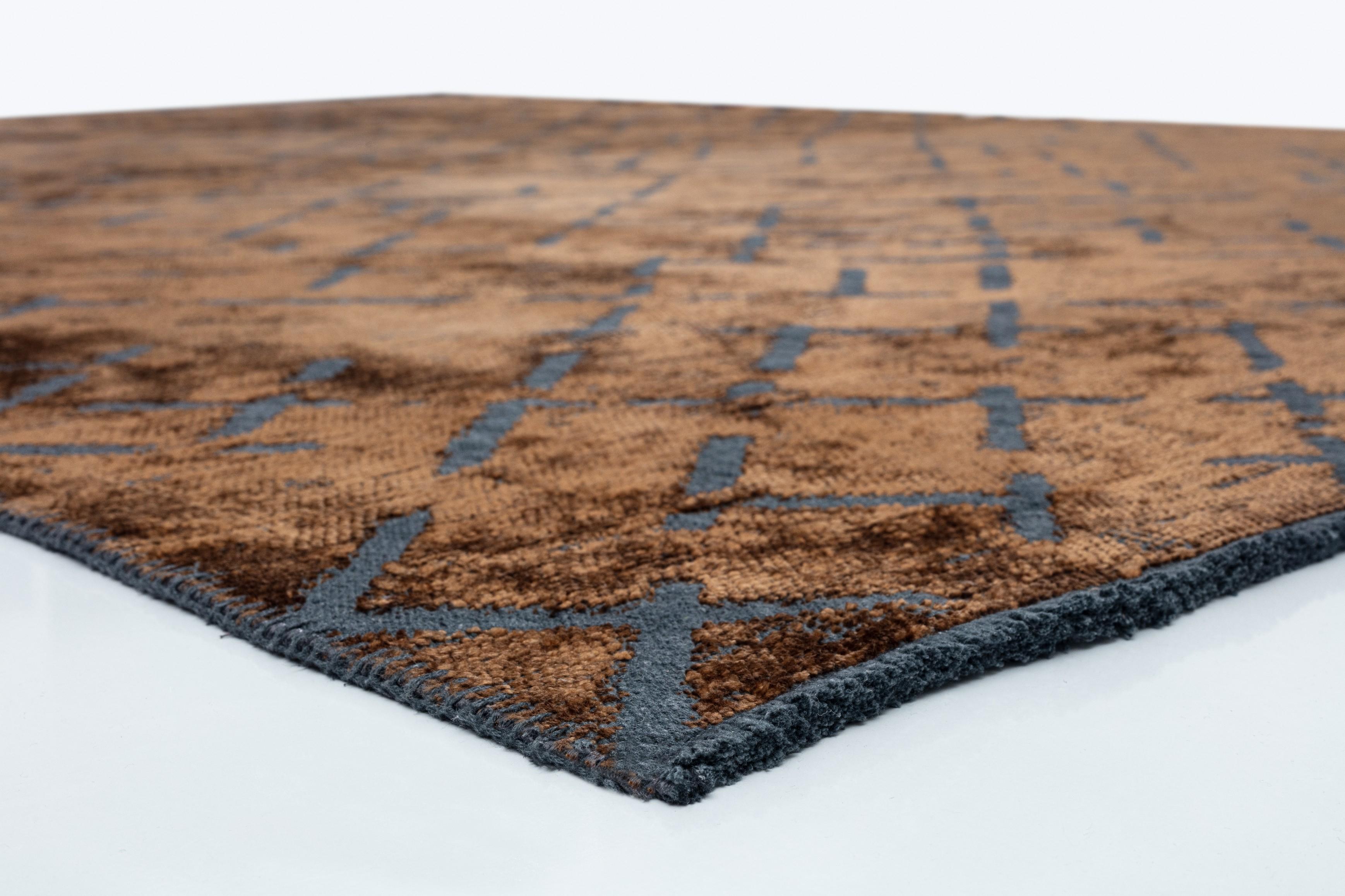 For Sale:  (Brown) Modern Abstract Luxury Hand-Finished Area Rug 4