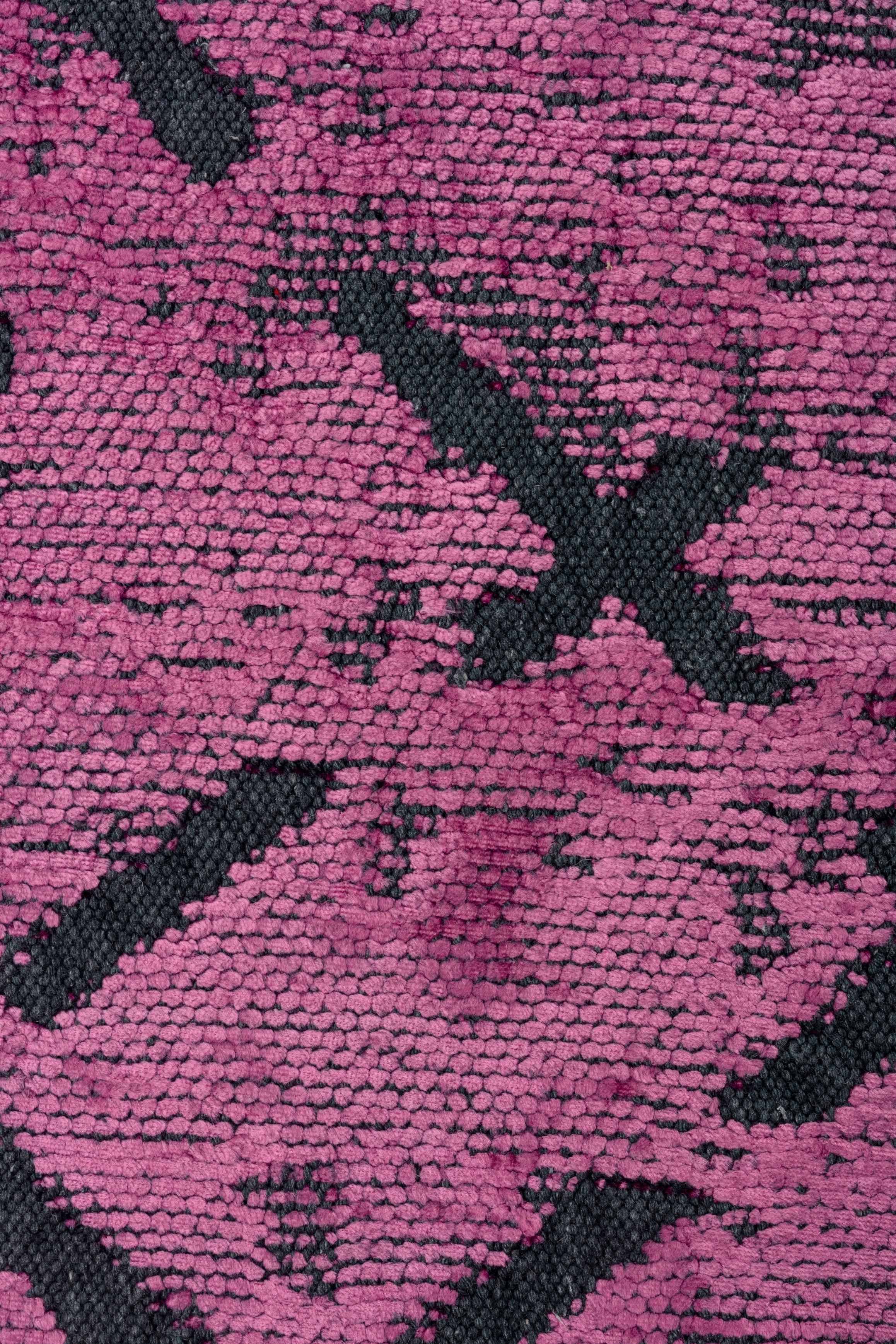 For Sale:  (Purple) Modern Abstract Luxury Hand-Finished Area Rug 5