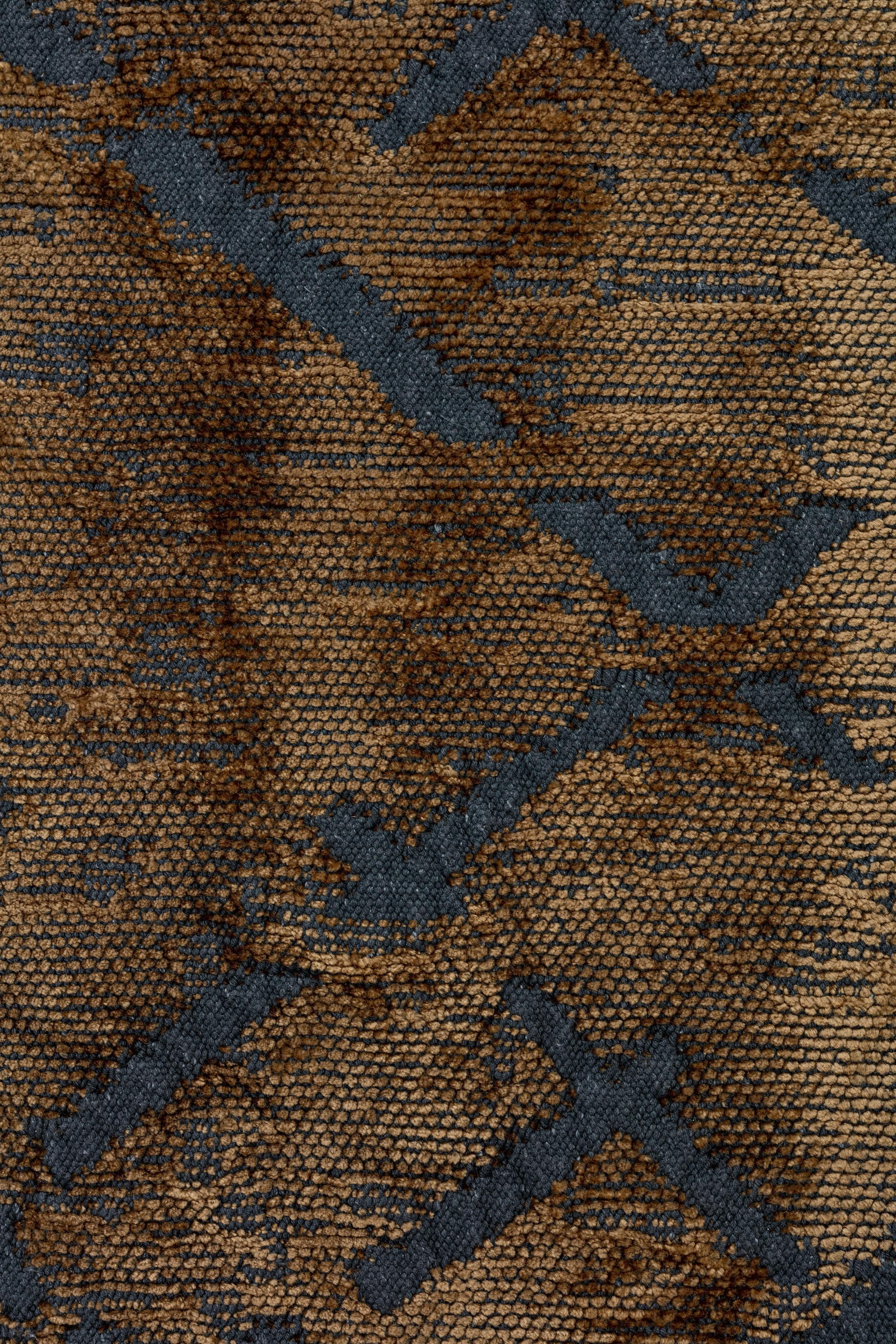 For Sale:  (Brown) Modern Abstract Luxury Hand-Finished Area Rug 5