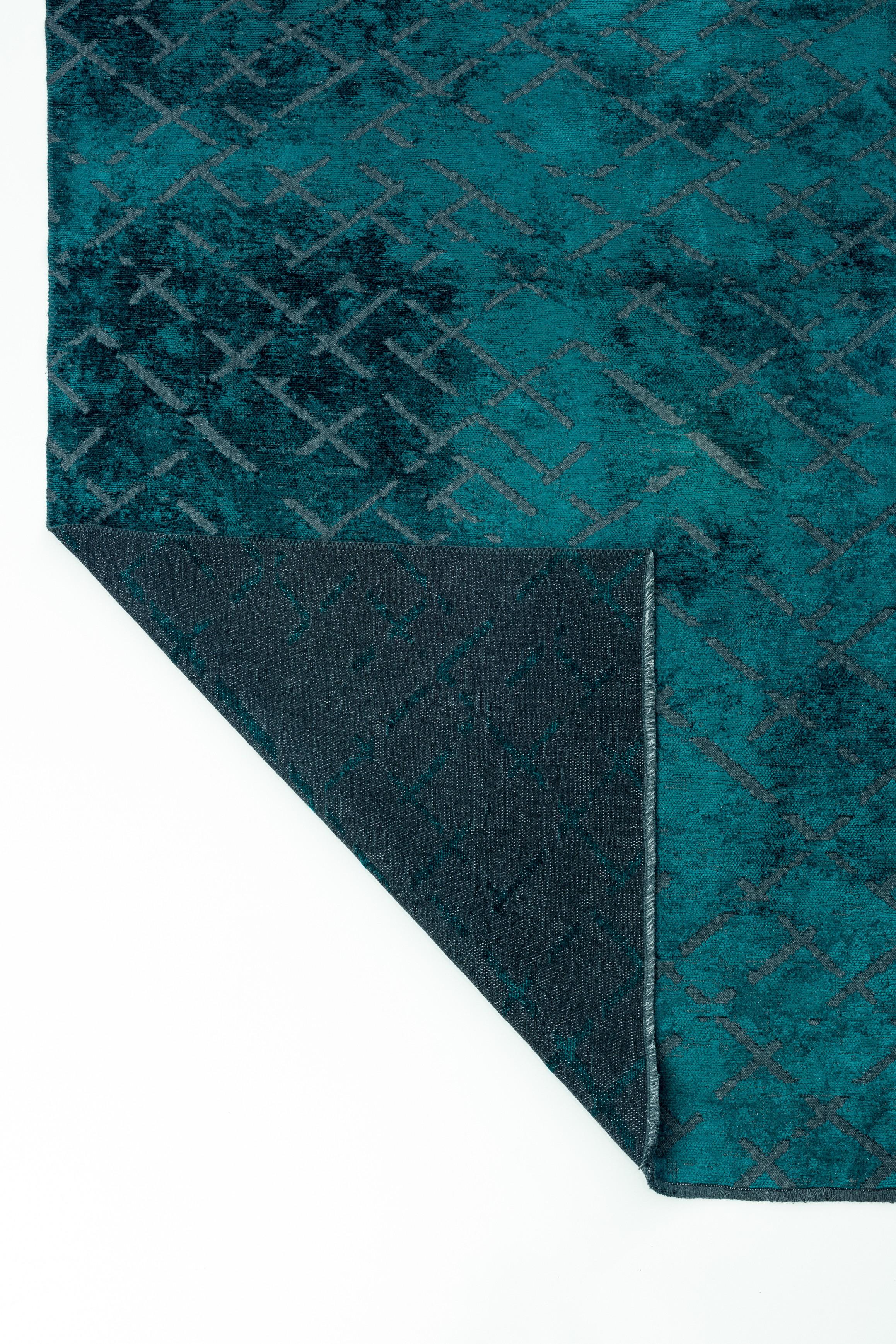 For Sale:  (Green) Modern Abstract Luxury Hand-Finished Area Rug 3