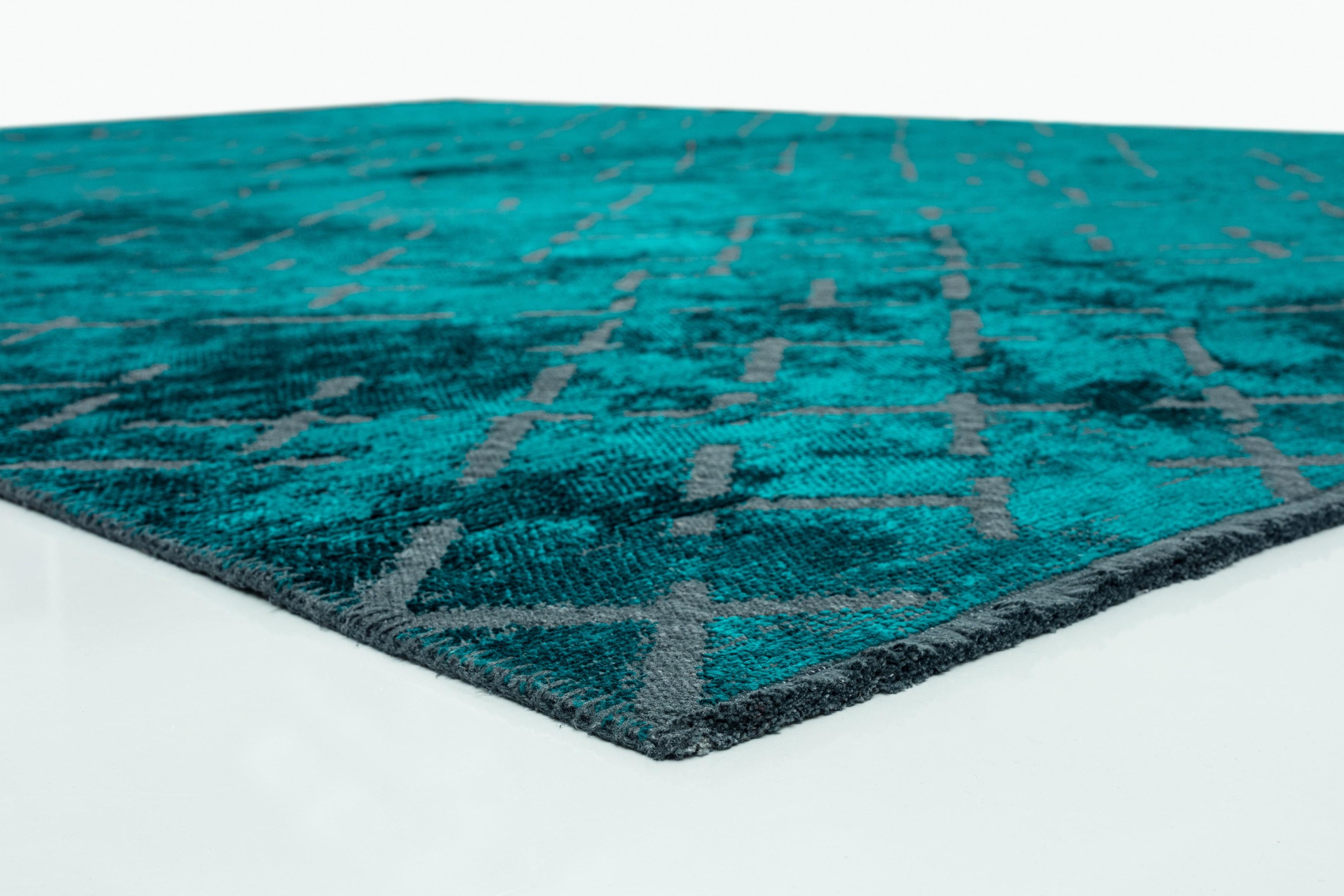 For Sale:  (Green) Modern Abstract Luxury Hand-Finished Area Rug 4