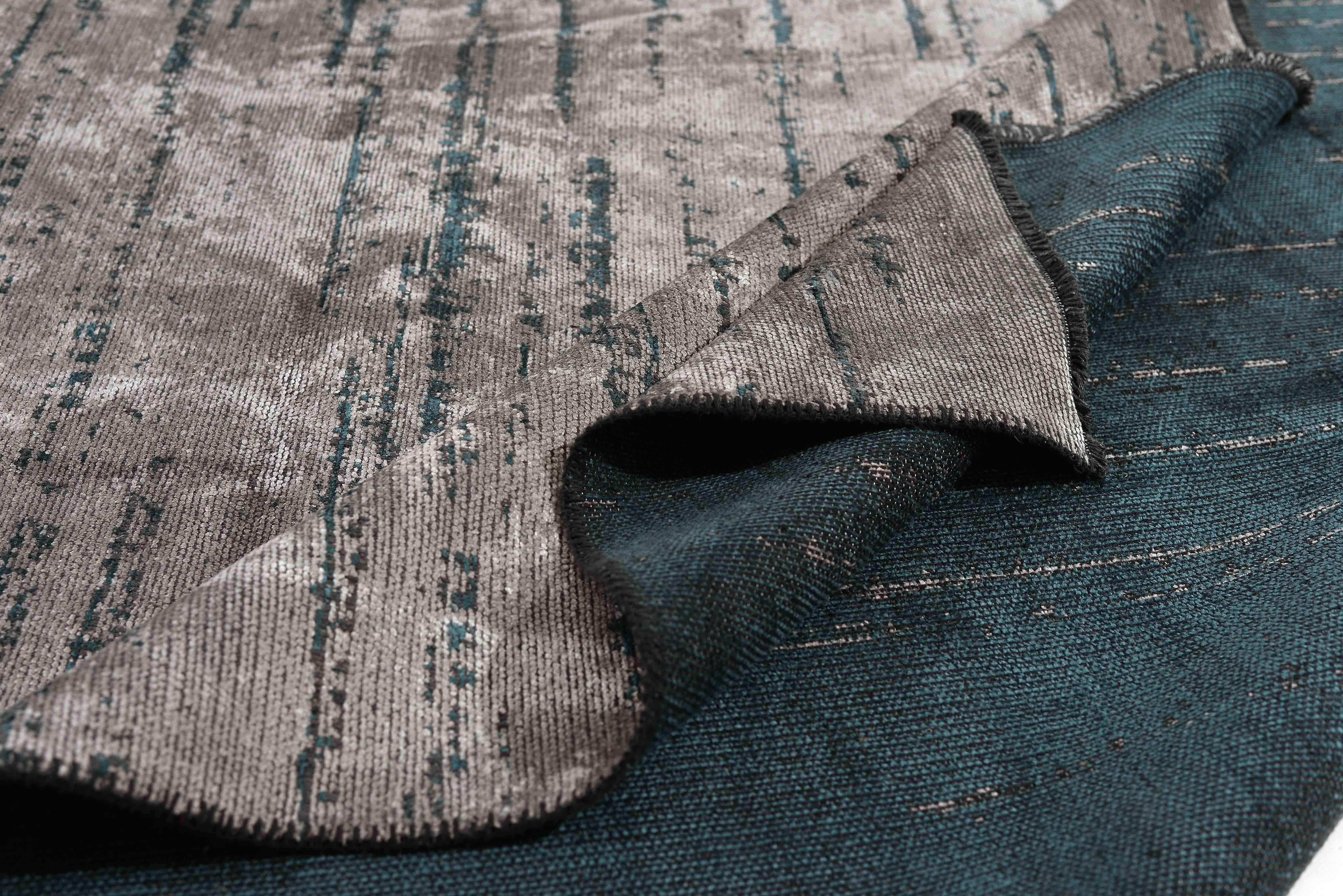 En vente :  (Gris) The Moderns No Pattern Solid Color Luxury Area Rug (tapis de luxe moderne sans motif et de couleur unie) 2