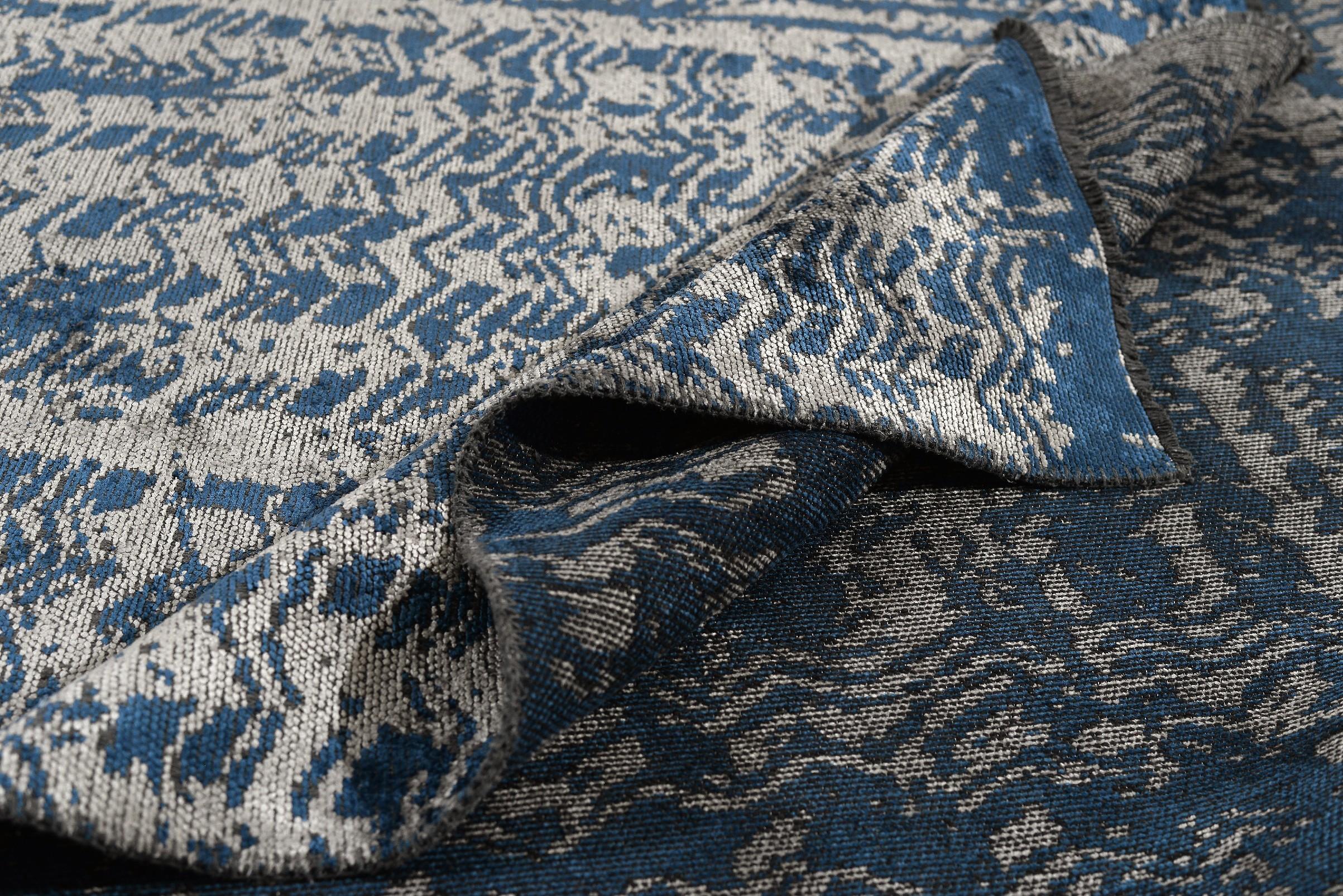 Im Angebot: Modern  Abstrakter luxuriöser Vorleger,  (Blau) 2