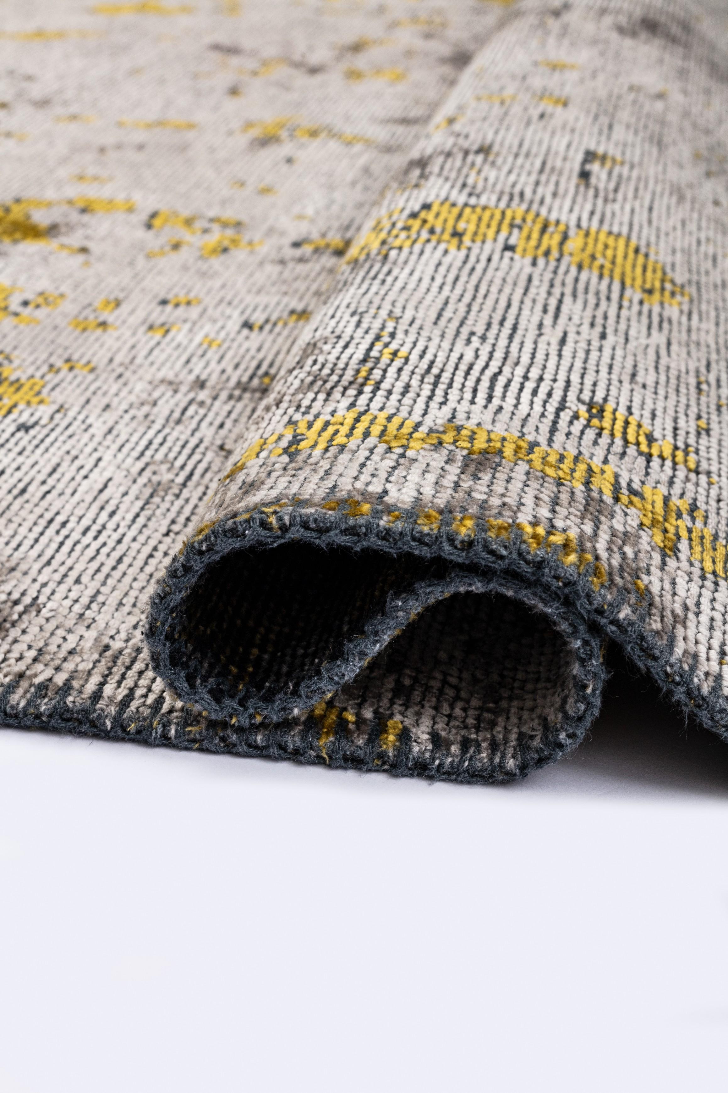 For Sale:  (Gray) Modern  Abstract Luxury Hand-Finished Area Rug 2