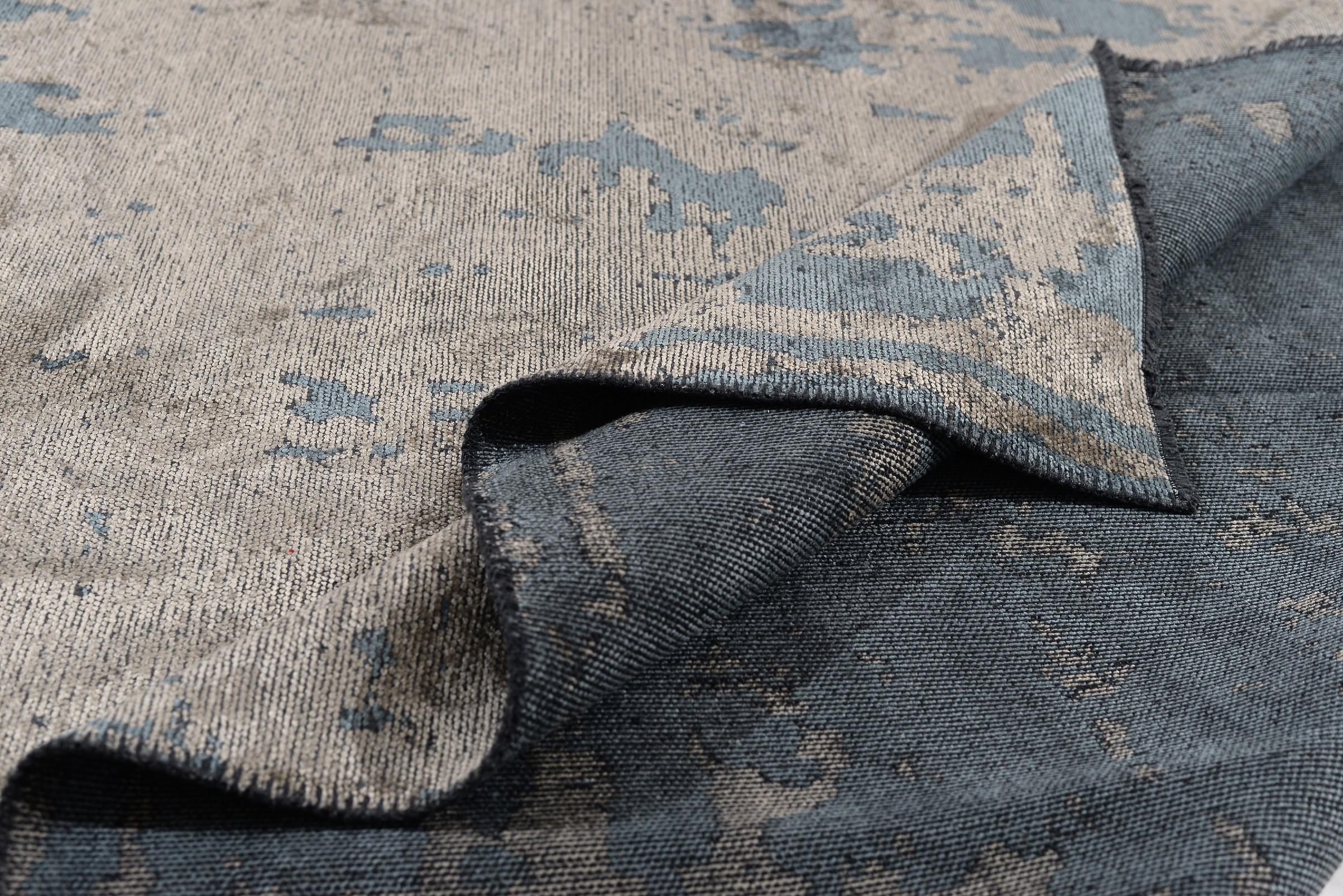 For Sale:  (Beige) Modern  Abstract Luxury Hand-Finished Area Rug 2