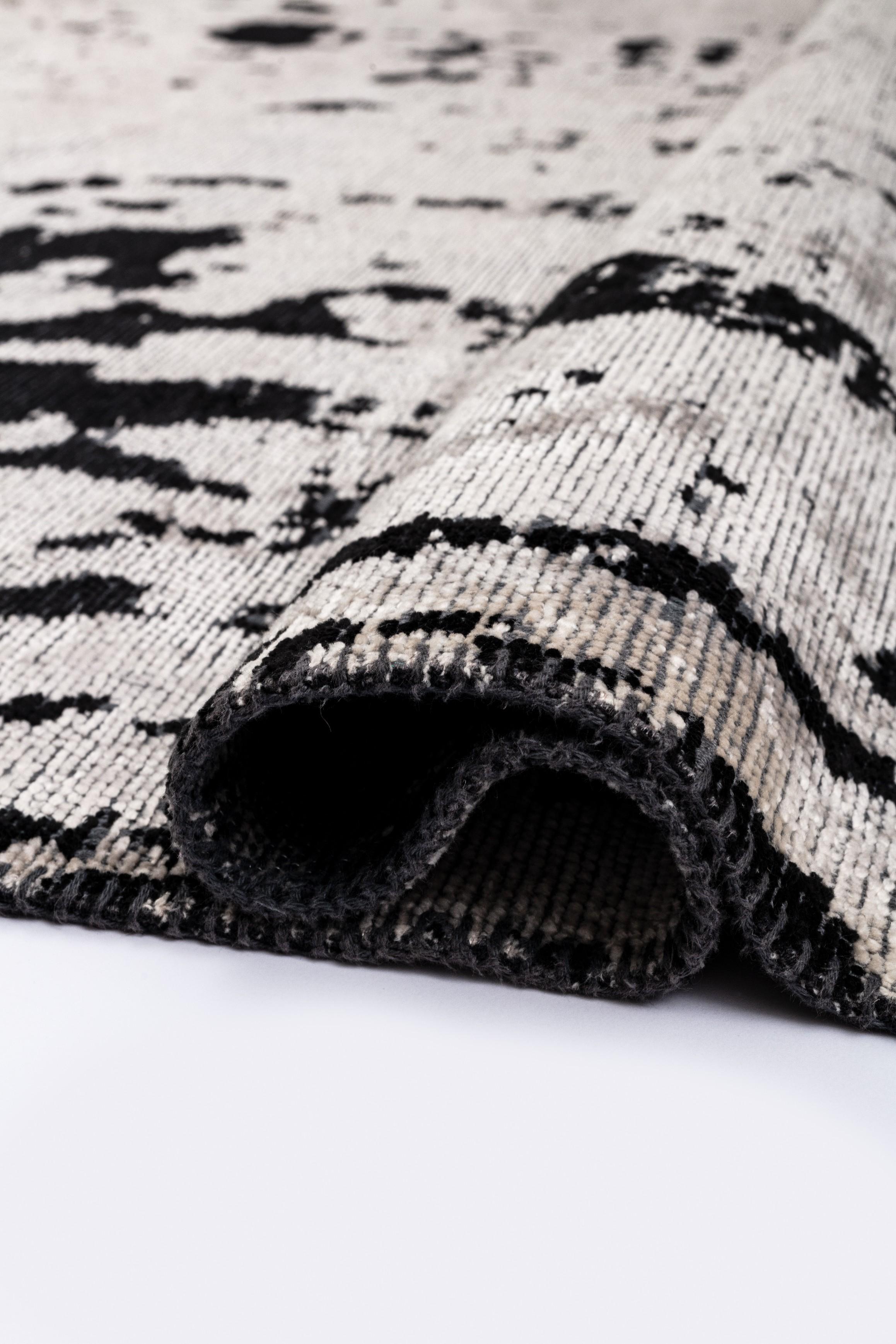 For Sale:  Modern  Abstract Luxury Hand-Finished Area Rug 2