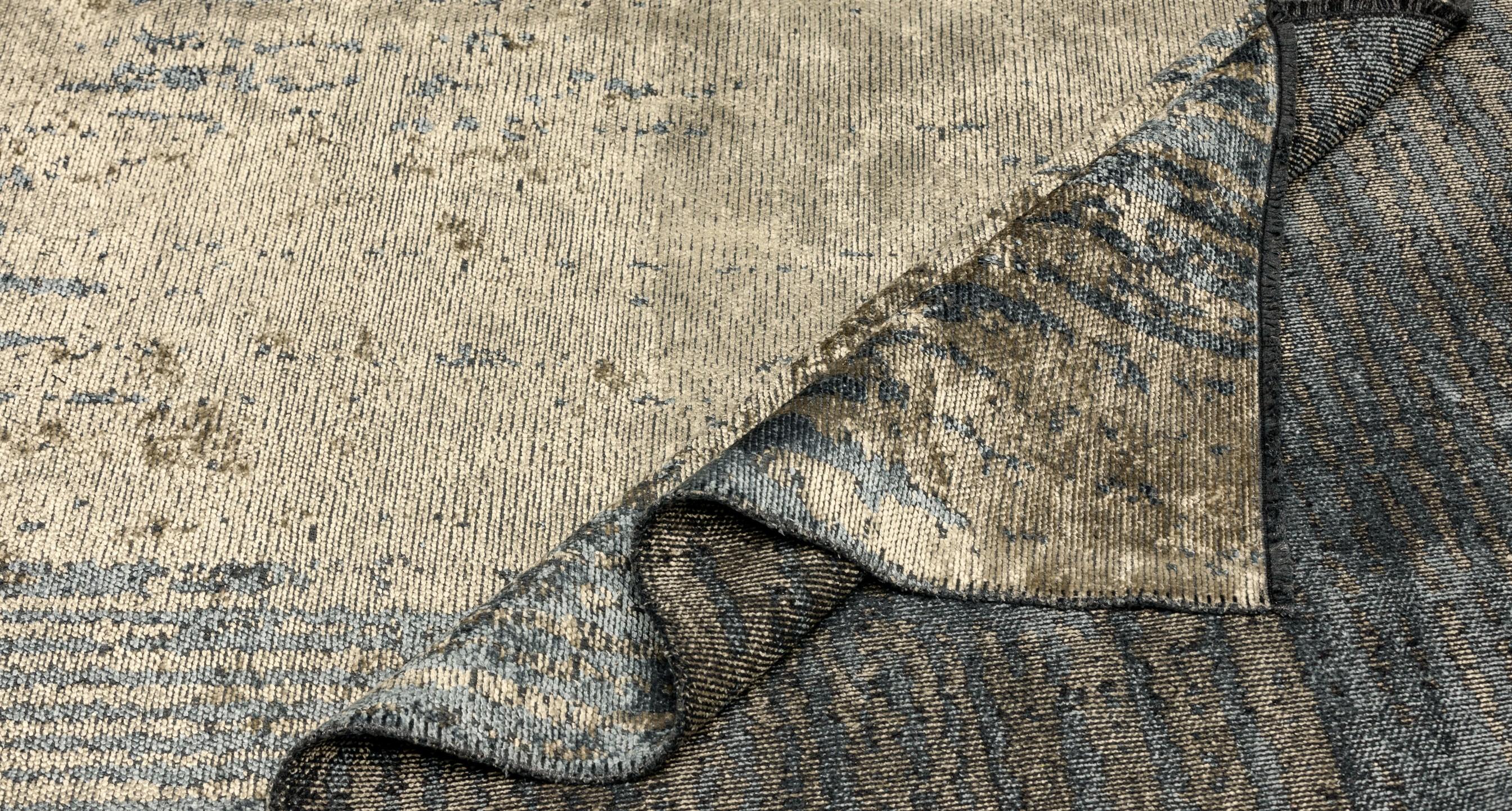 Im Angebot: Transitional Patchwork Luxury Area Rug,  (Beige) 2