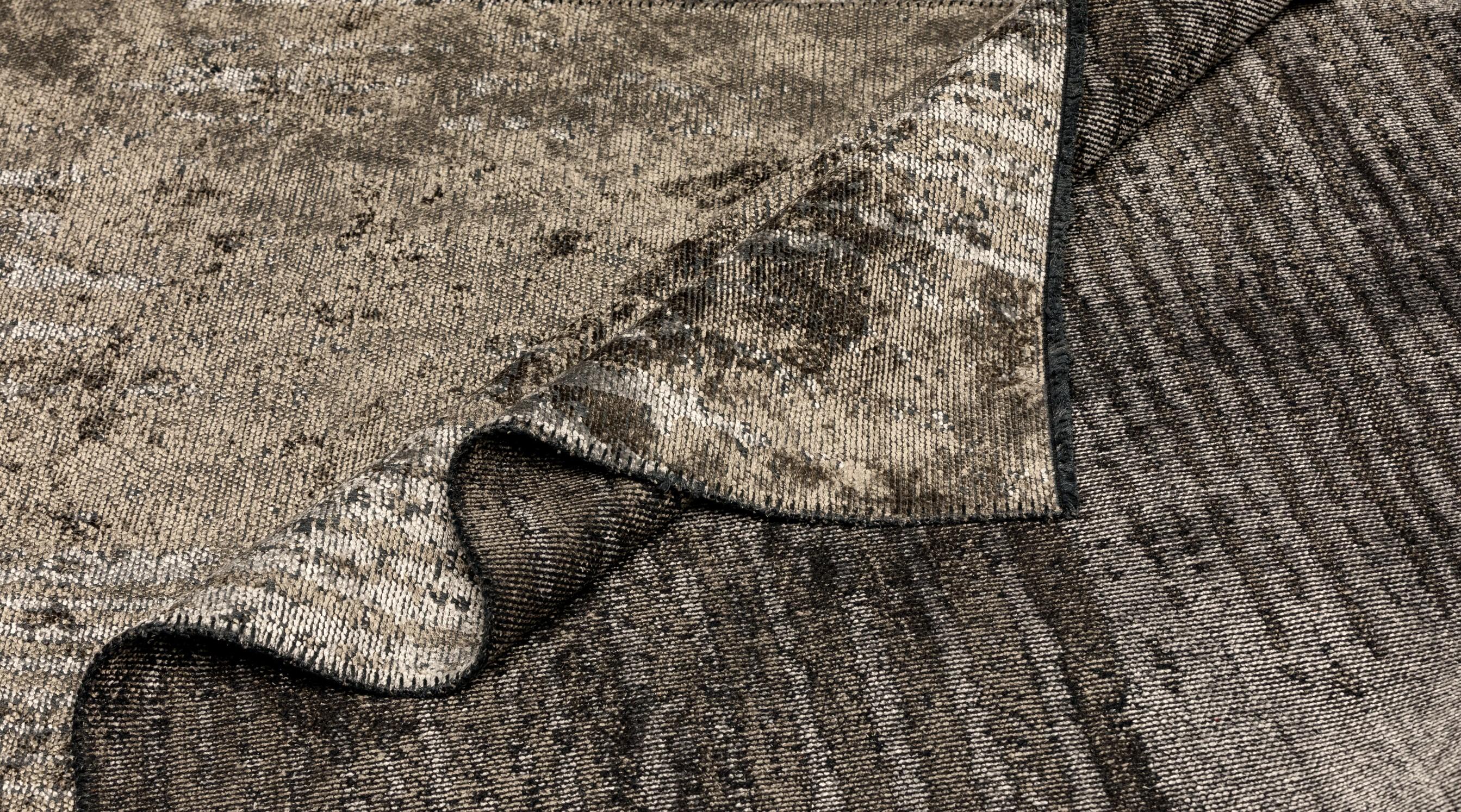 Im Angebot: Transitional Patchwork Luxury Area Rug,  (Grau) 2
